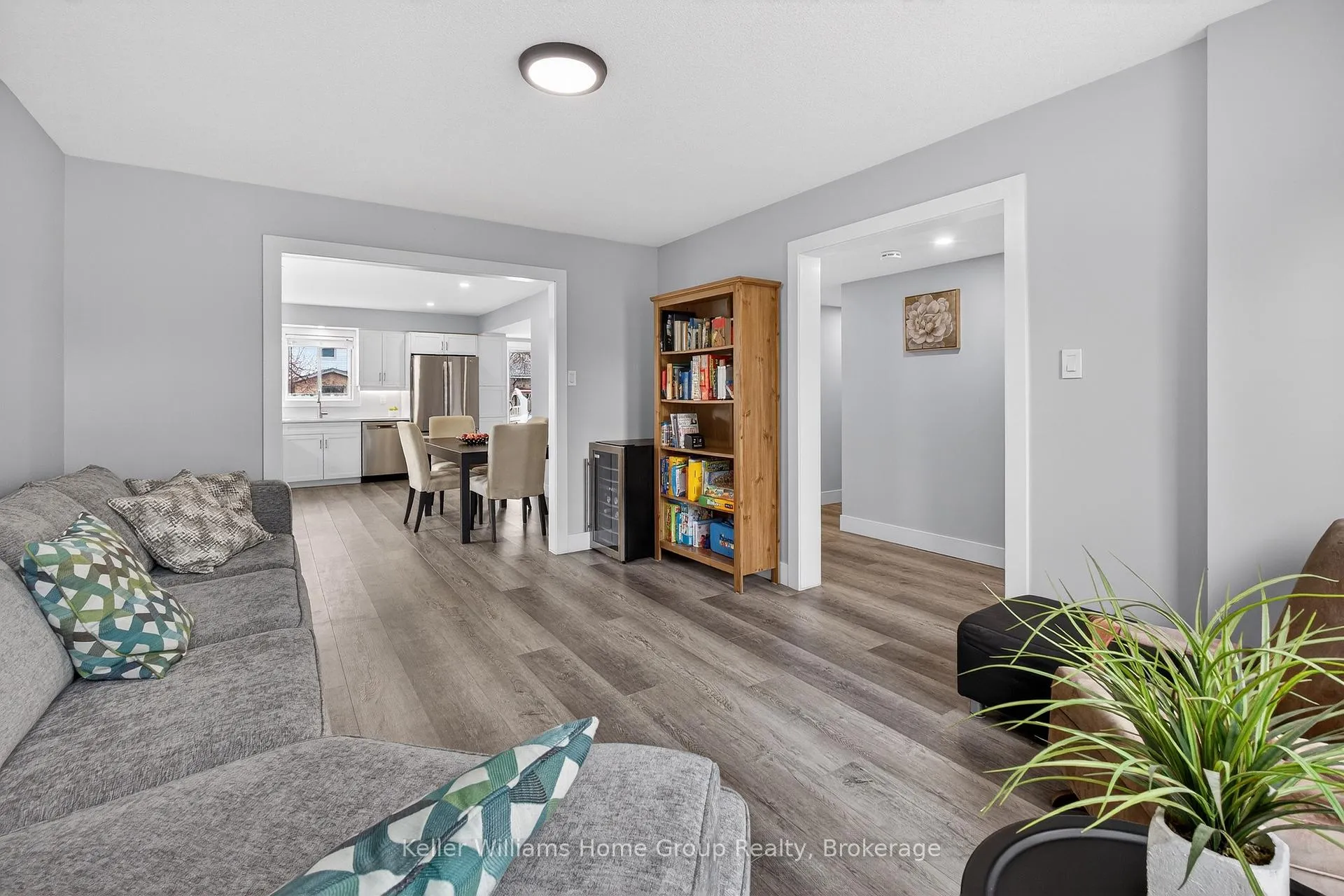 Photo 6 of 42 Freshmeadow Way, Guelph, Willow West/Sugarbush/West Acres — HOMEH