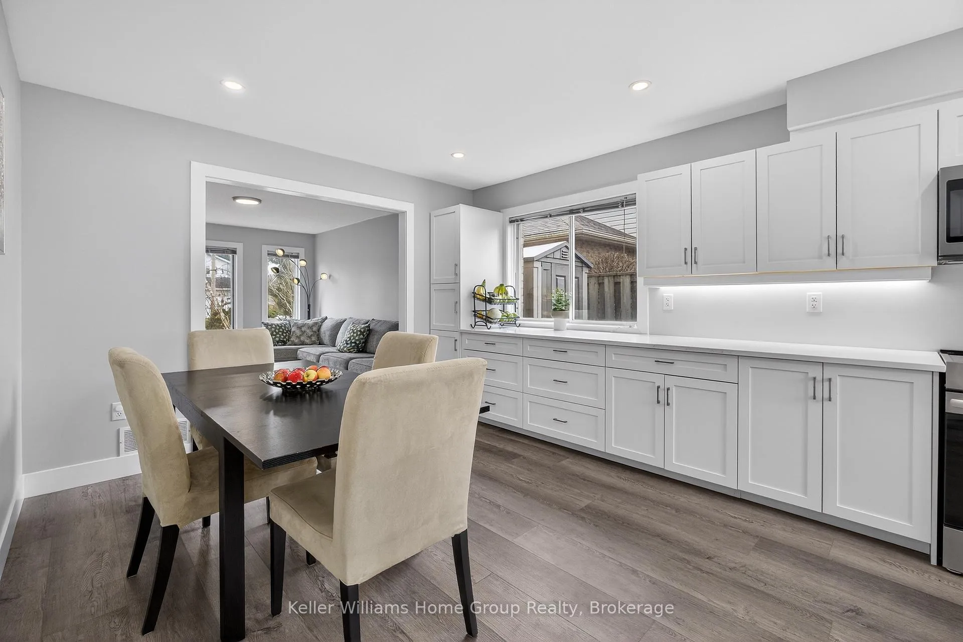 Photo 9 of 42 Freshmeadow Way, Guelph, Willow West/Sugarbush/West Acres — HOMEH