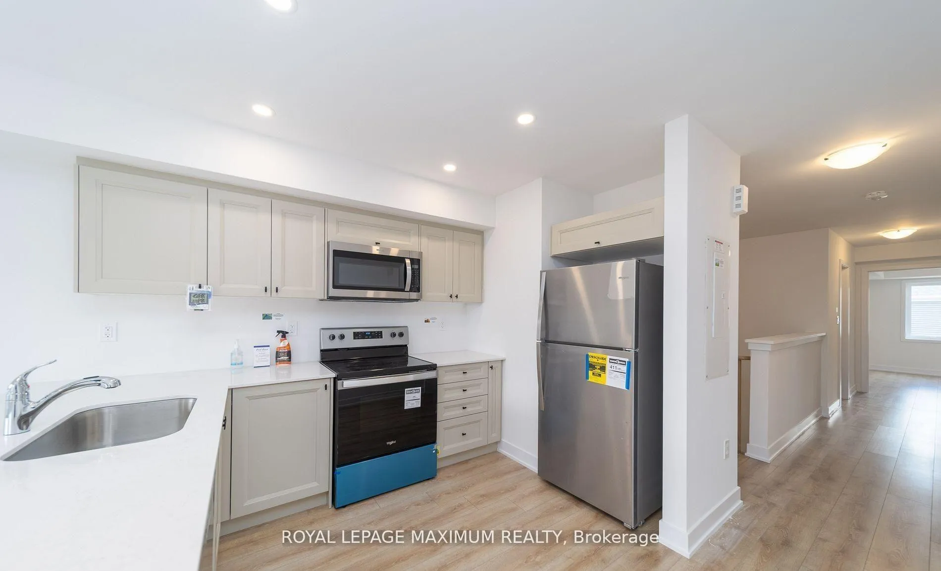 Photo 4 of Unit 4, 32 Wagon Lane, Barrie, Innis-Shore — HOMEH