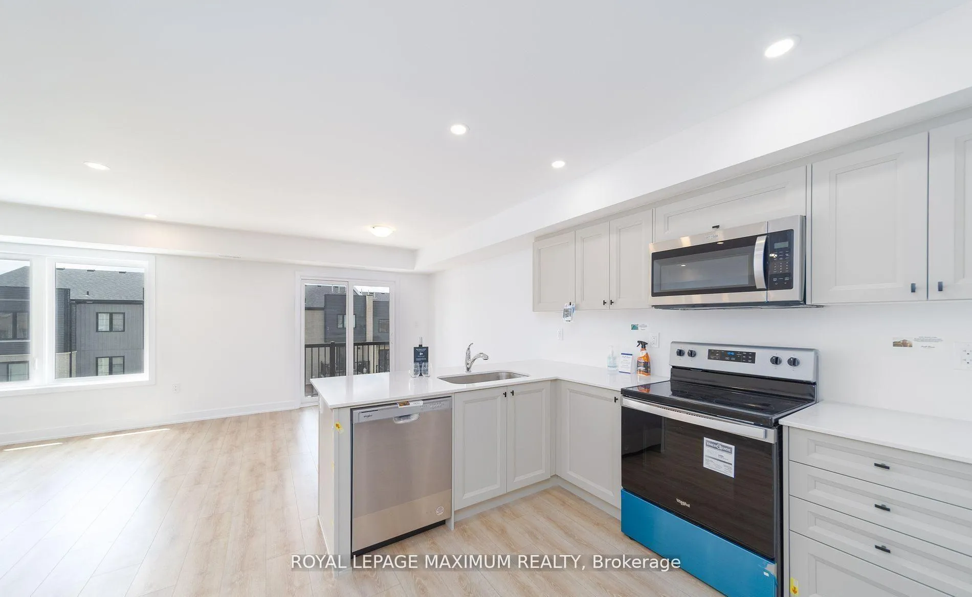 Photo 6 of Unit 4, 32 Wagon Lane, Barrie, Innis-Shore — HOMEH