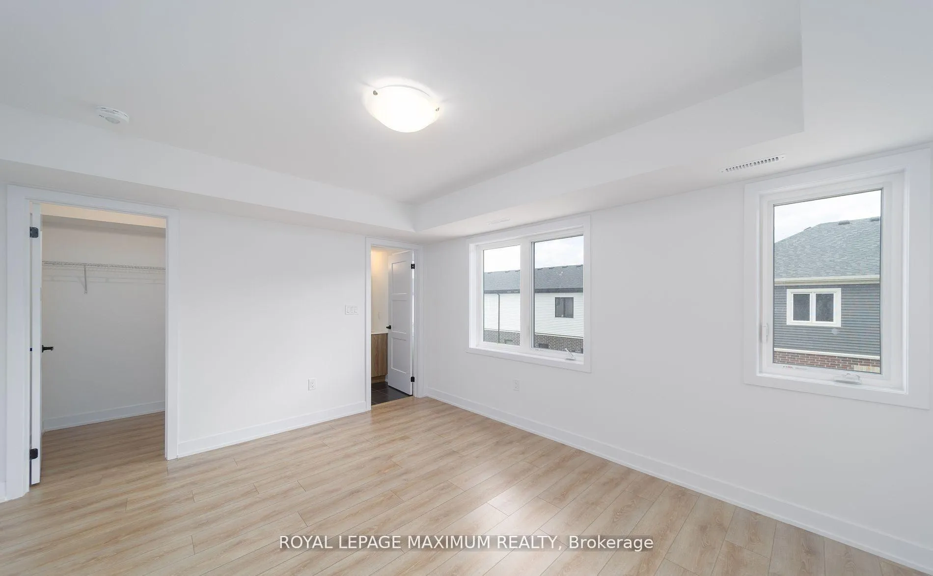Photo 10 of Unit 4, 32 Wagon Lane, Barrie, Innis-Shore — HOMEH