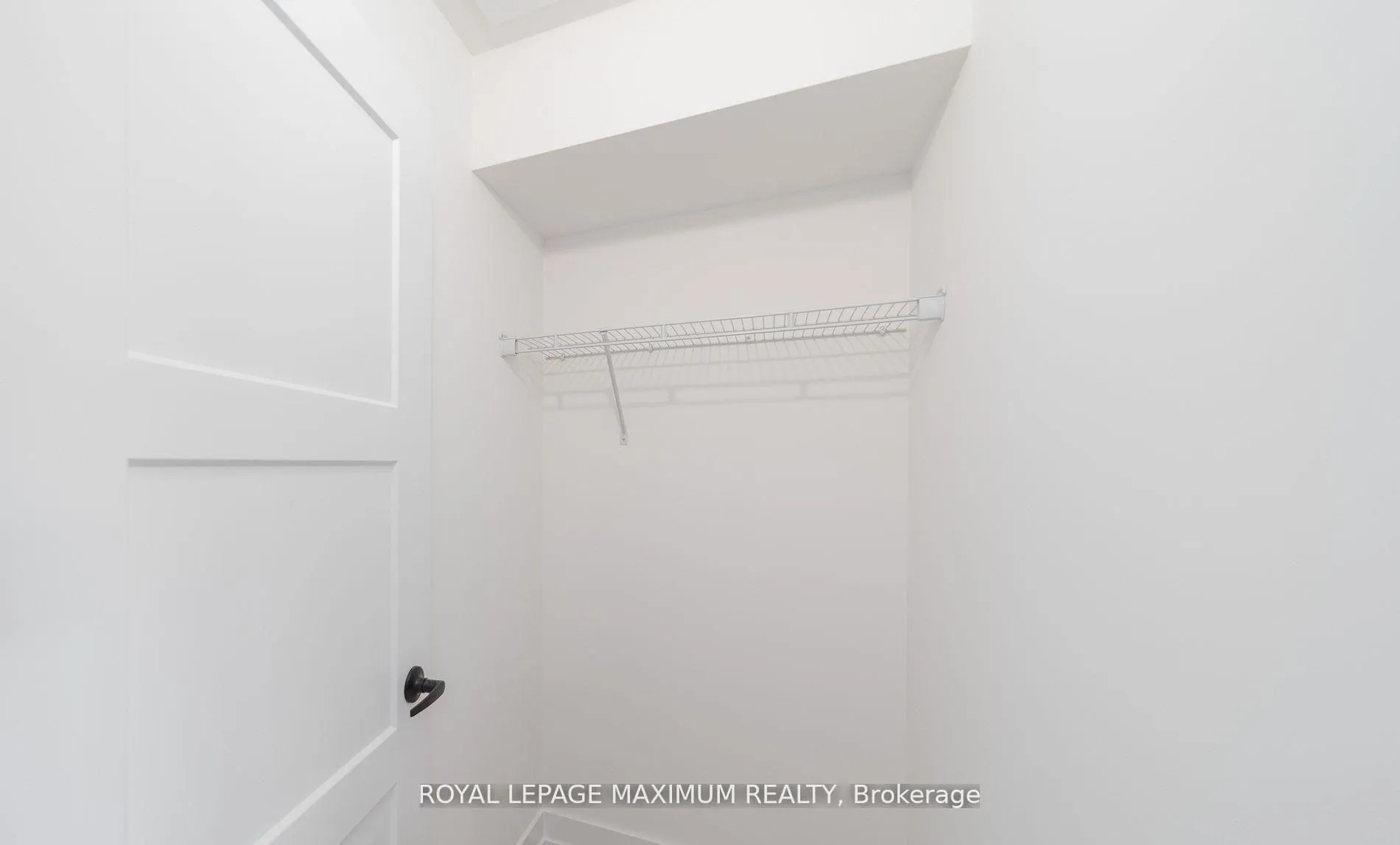 Photo 11 of Unit 4, 32 Wagon Lane, Barrie, Innis-Shore — HOMEH