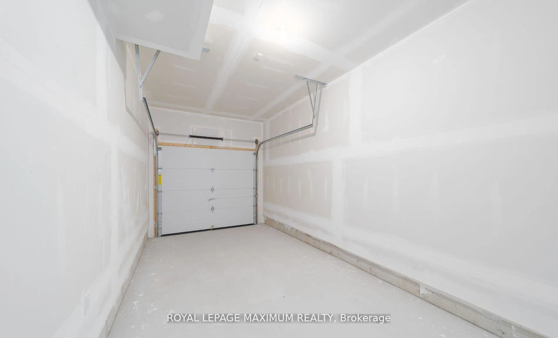 Photo 21 of Unit 4, 32 Wagon Lane, Barrie, Innis-Shore — HOMEH