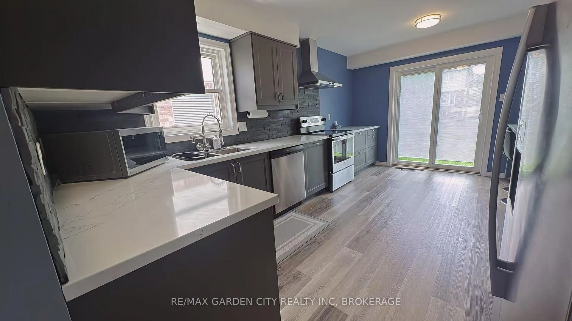 Photo 3 of 43 Westland Street, St. Catharines, Rykert/Vansickle — HOMEH