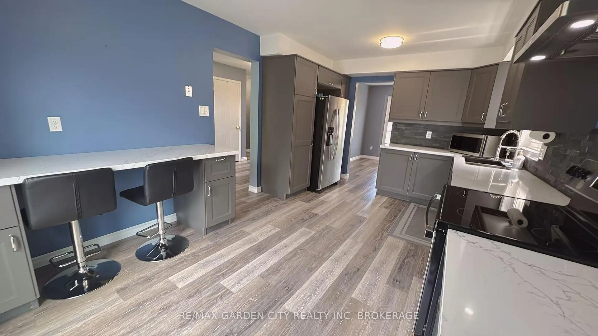 Photo 4 of 43 Westland Street, St. Catharines, Rykert/Vansickle — HOMEH