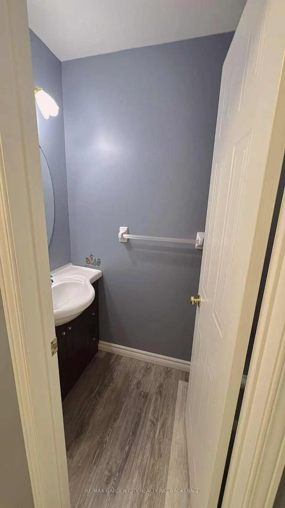 Photo 9 of 43 Westland Street, St. Catharines, Rykert/Vansickle — HOMEH