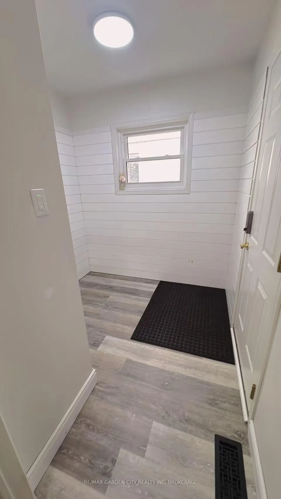 Photo 10 of 43 Westland Street, St. Catharines, Rykert/Vansickle — HOMEH