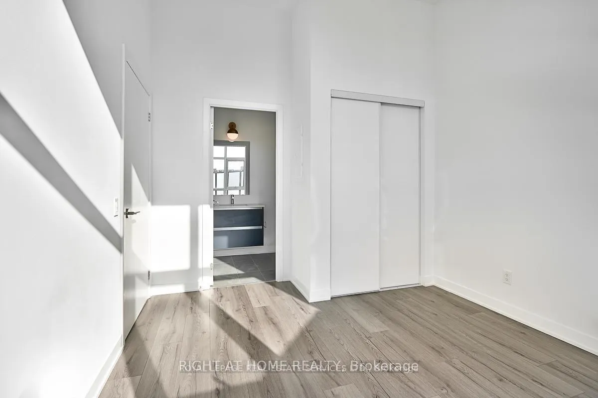 Photo 10 of Unit 101, 405 Dundas Street W, Oakville, Glenorchy — HOMEH