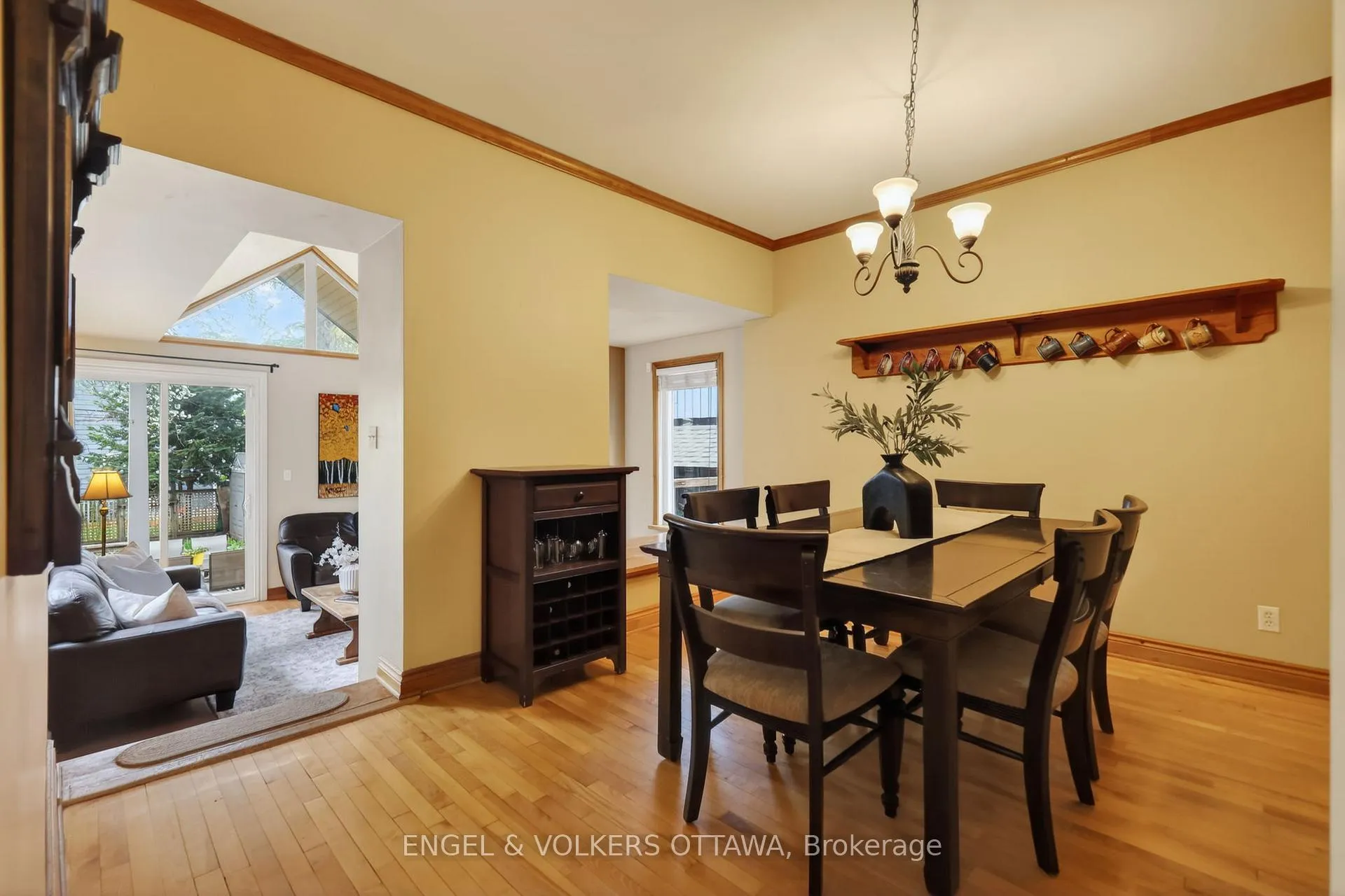 Photo 11 of 34 Ella Street, Ottawa, Glebe — HOMEH