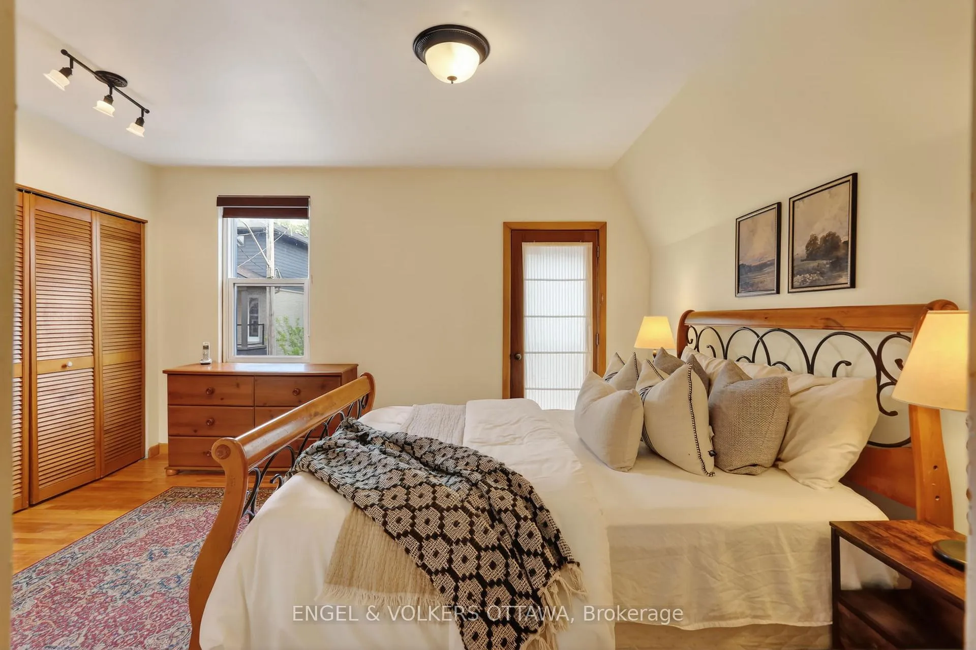 Photo 17 of 34 Ella Street, Ottawa, Glebe — HOMEH