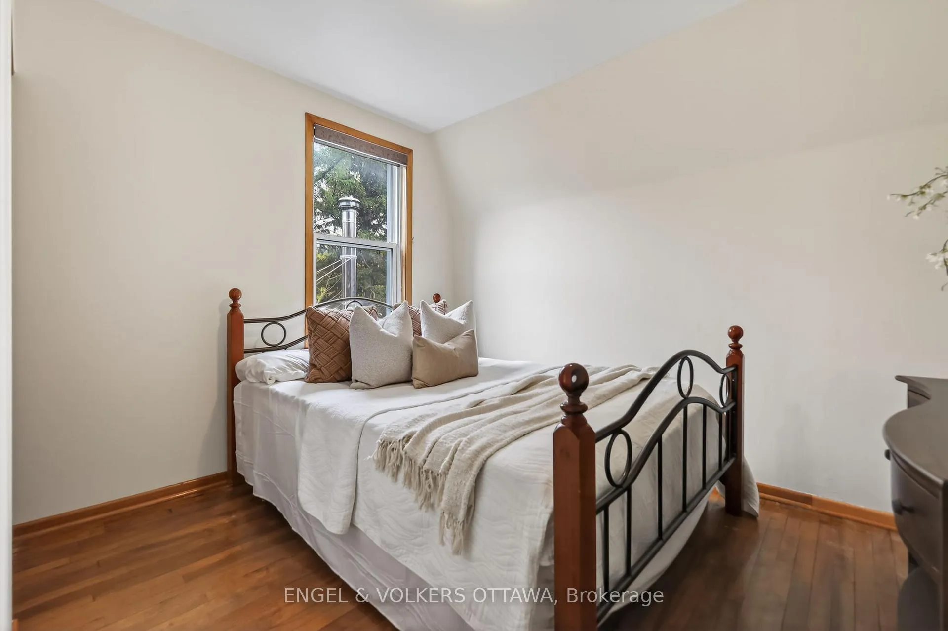 Photo 21 of 34 Ella Street, Ottawa, Glebe — HOMEH