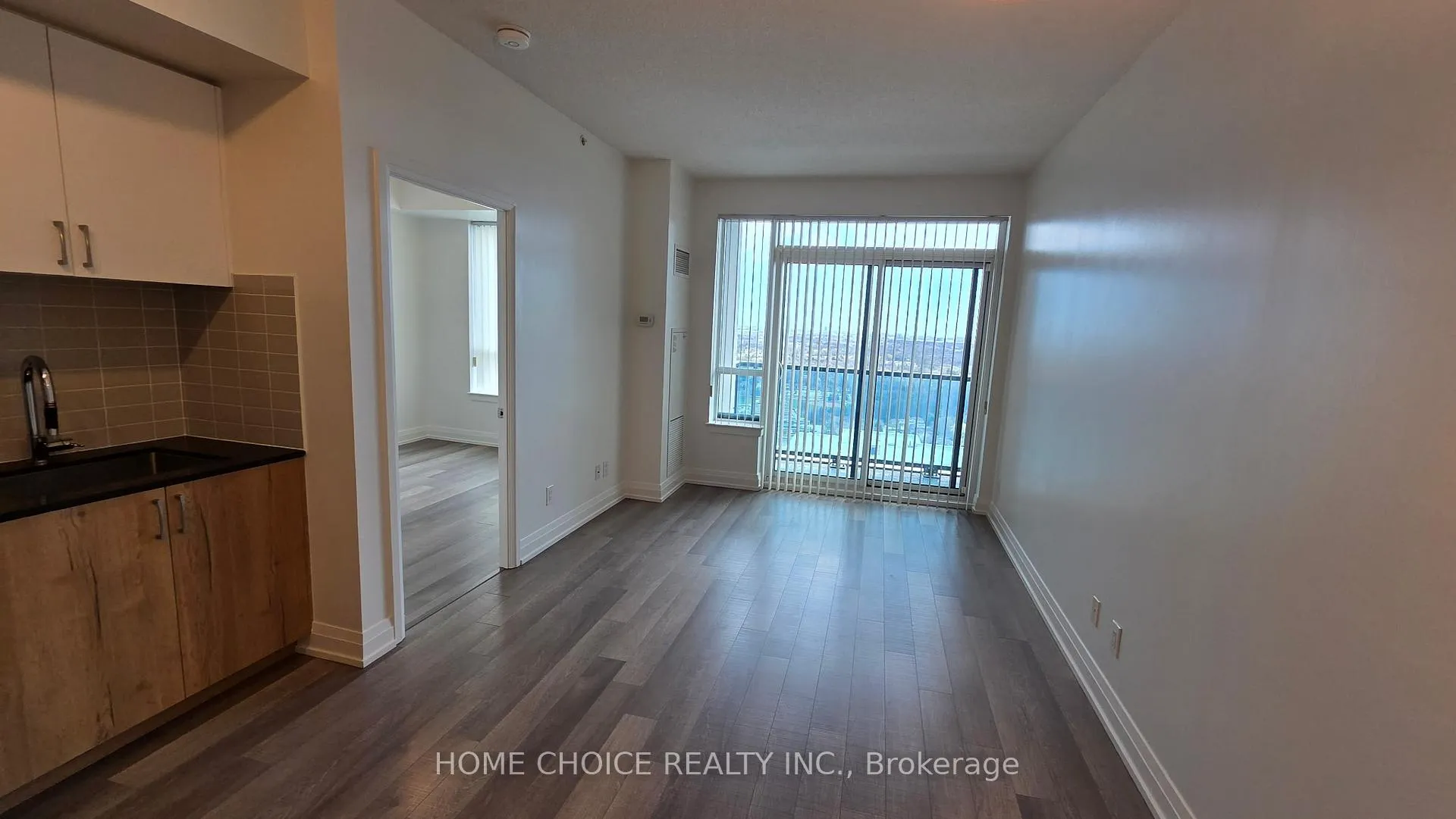 Photo 11 of Unit PH103, 7165 Yonge Street, Markham, Grandview — HOMEH