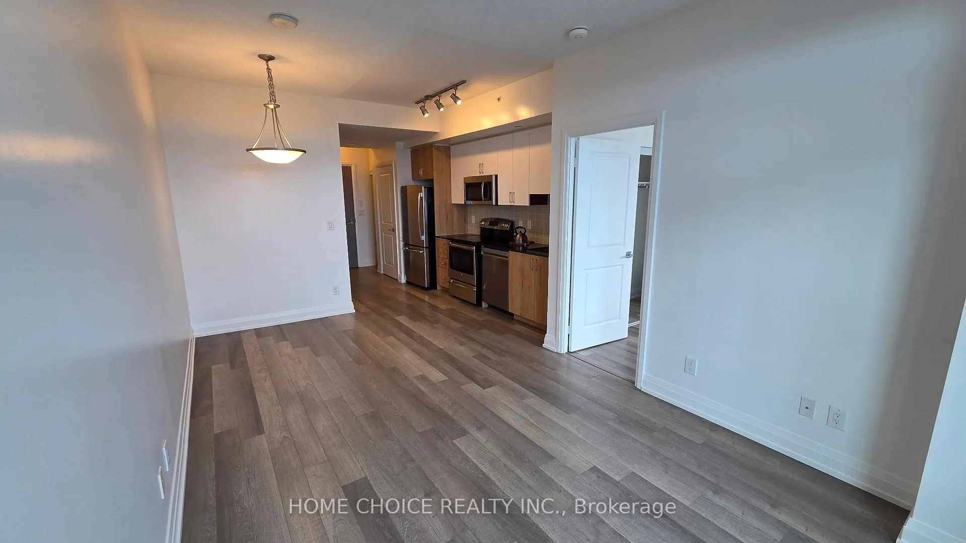 Photo 12 of Unit PH103, 7165 Yonge Street, Markham, Grandview — HOMEH