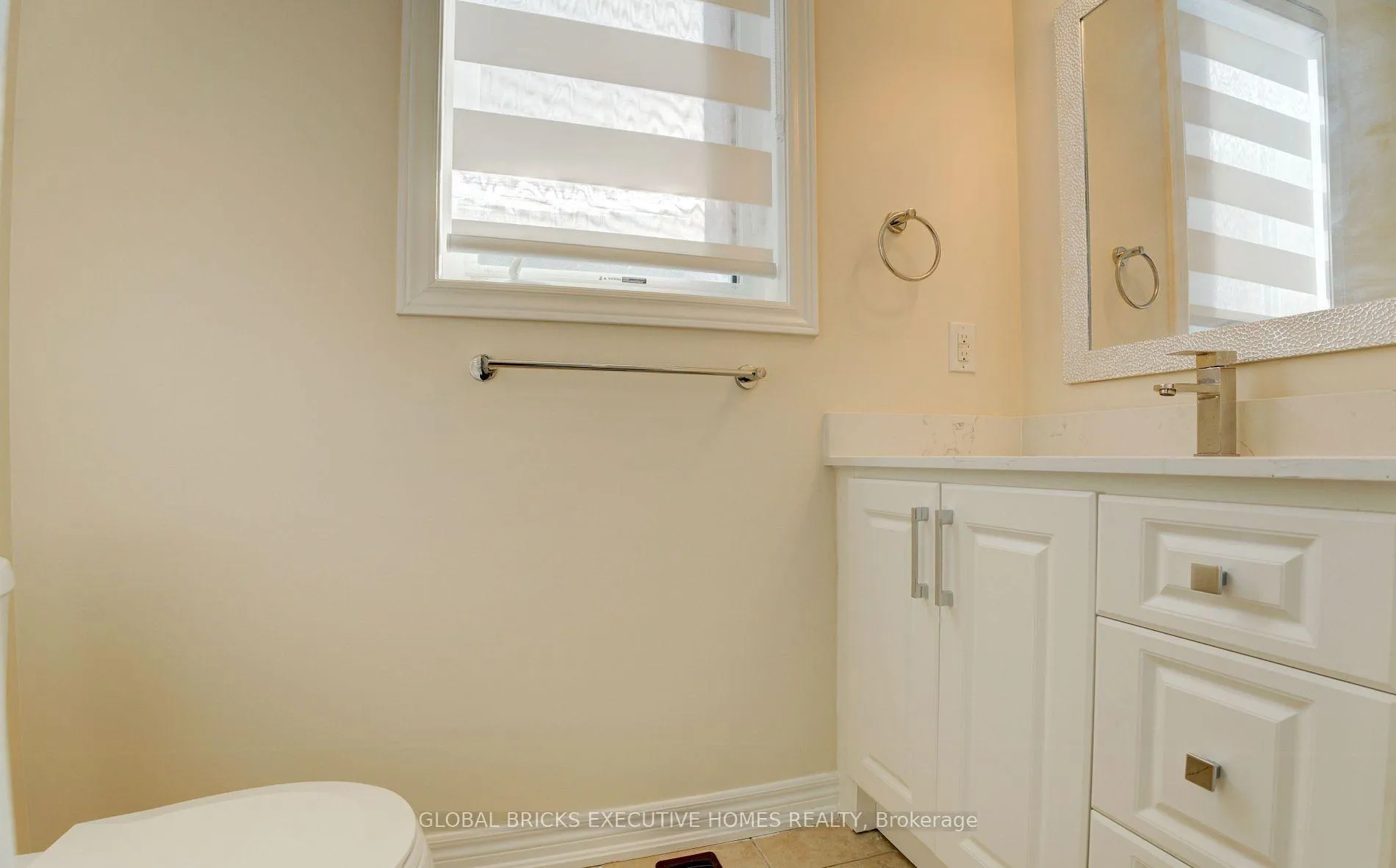 Photo 7 of 33 Antibes Drive, Brampton, Credit Valley — HOMEH