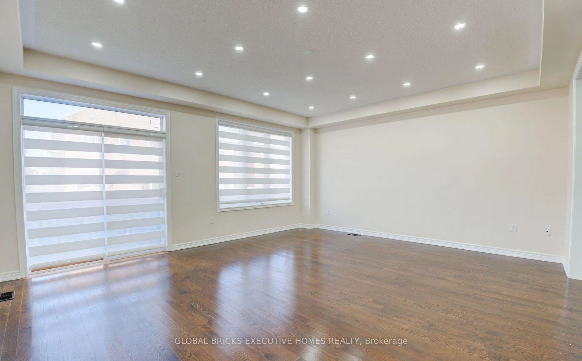 Photo 12 of 33 Antibes Drive, Brampton, Credit Valley — HOMEH
