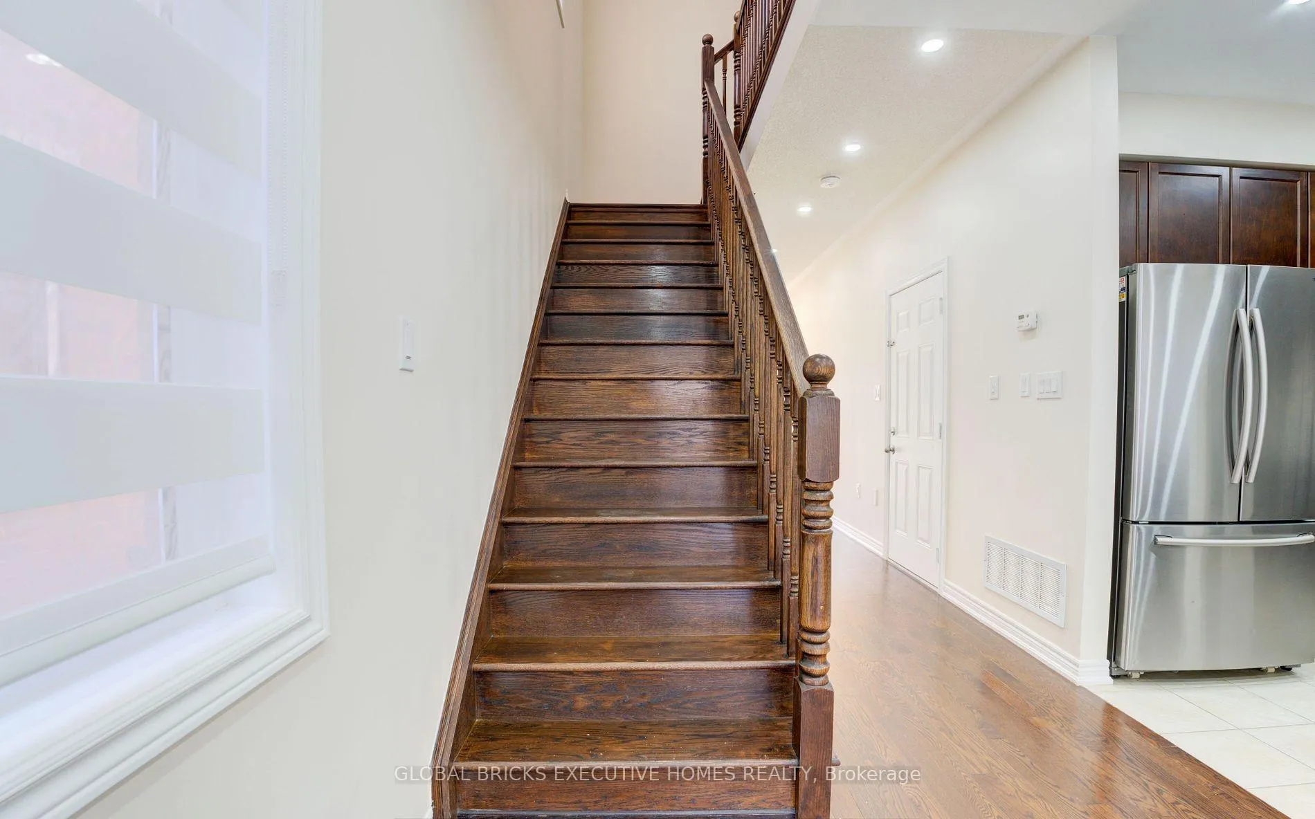 Photo 16 of 33 Antibes Drive, Brampton, Credit Valley — HOMEH