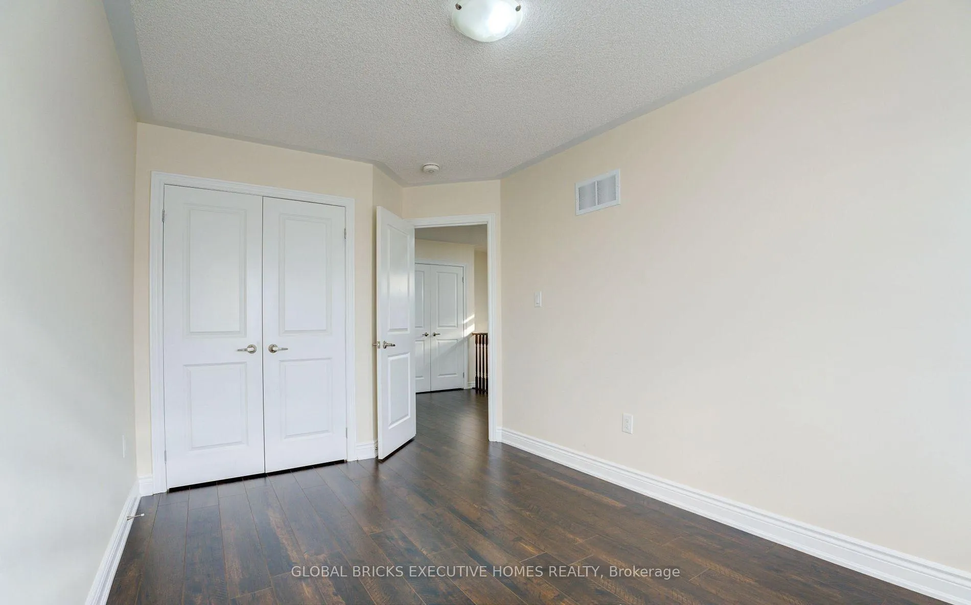 Photo 23 of 33 Antibes Drive, Brampton, Credit Valley — HOMEH