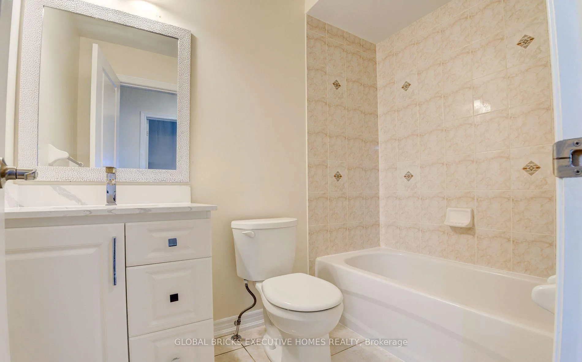 Photo 25 of 33 Antibes Drive, Brampton, Credit Valley — HOMEH