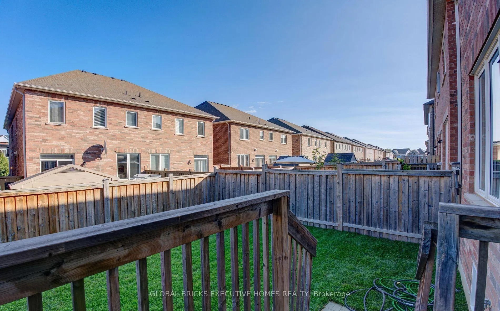 Photo 36 of 33 Antibes Drive, Brampton, Credit Valley — HOMEH