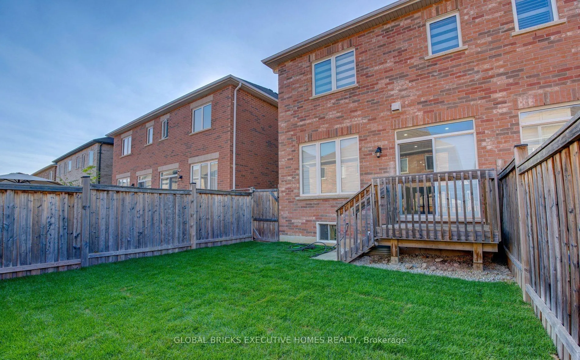 Photo 37 of 33 Antibes Drive, Brampton, Credit Valley — HOMEH