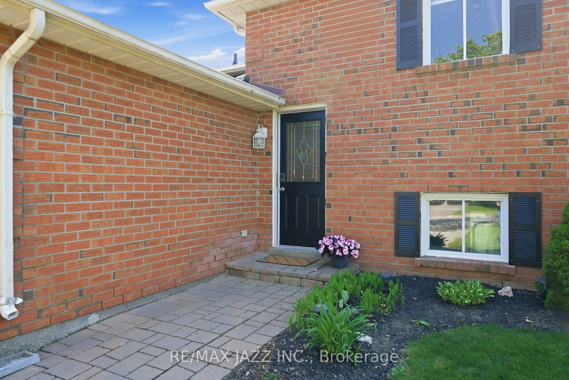 Photo 3 of 50 Hartsfield Drive, Clarington, Courtice — HOMEH