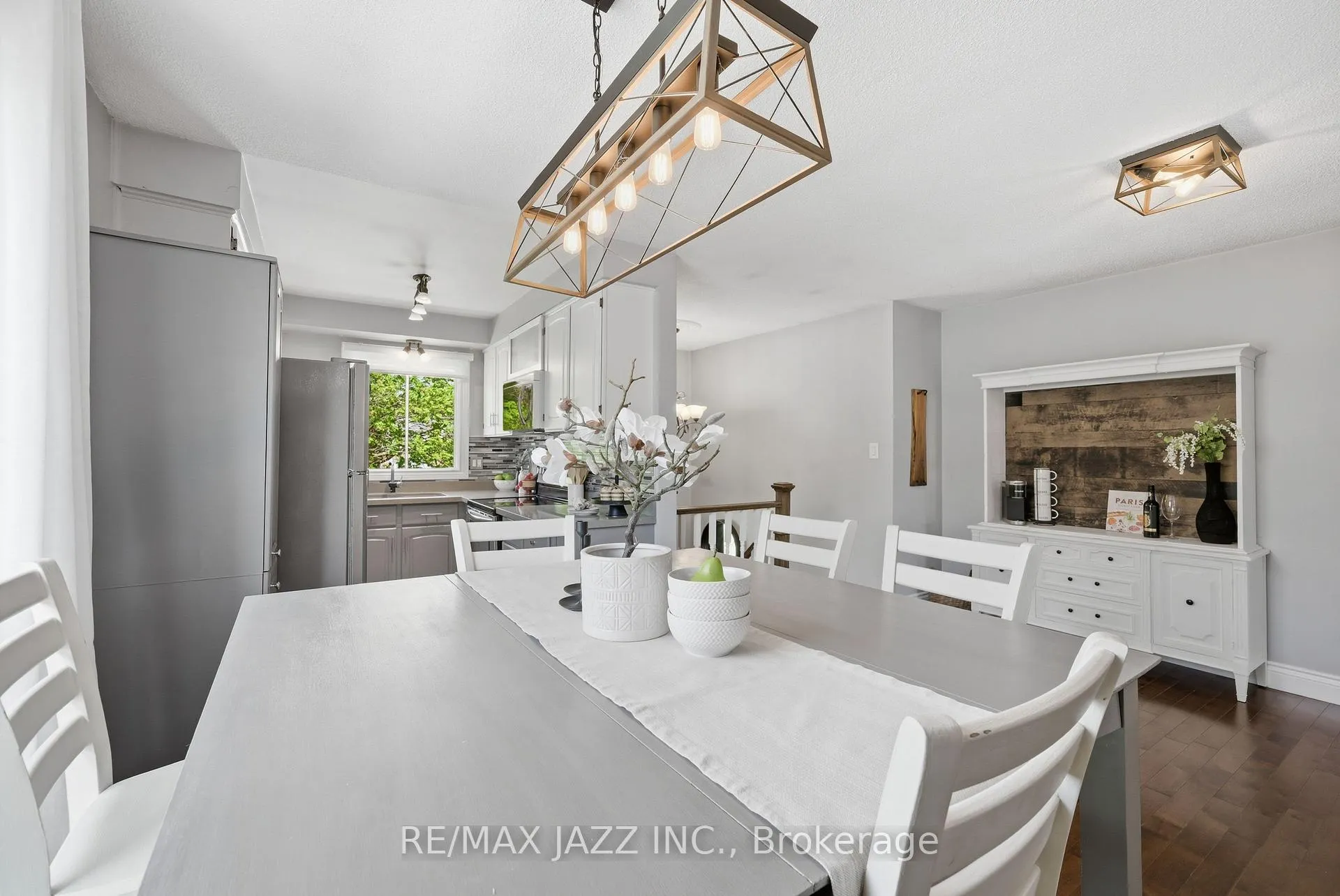 Photo 5 of 50 Hartsfield Drive, Clarington, Courtice — HOMEH