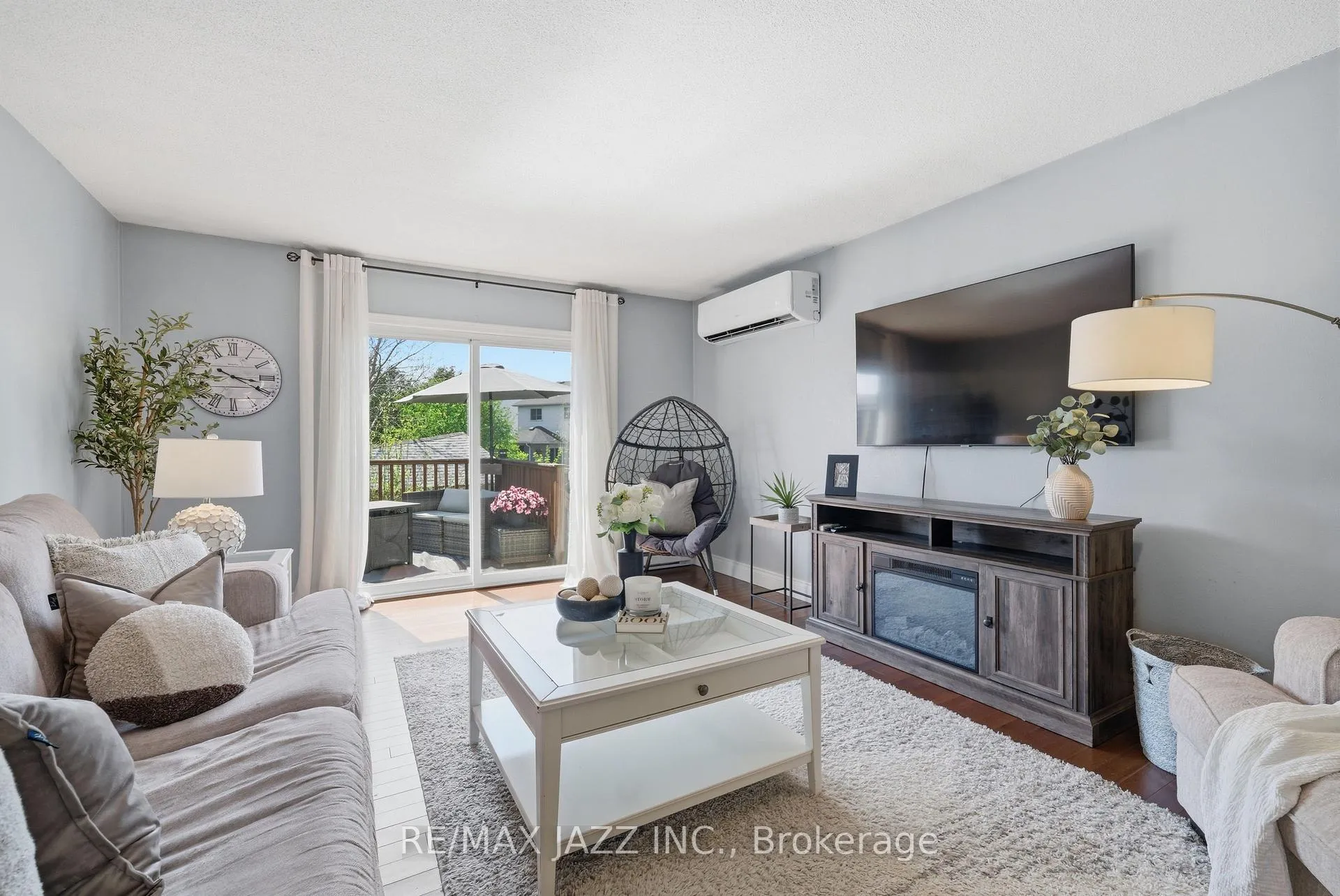 Photo 13 of 50 Hartsfield Drive, Clarington, Courtice — HOMEH