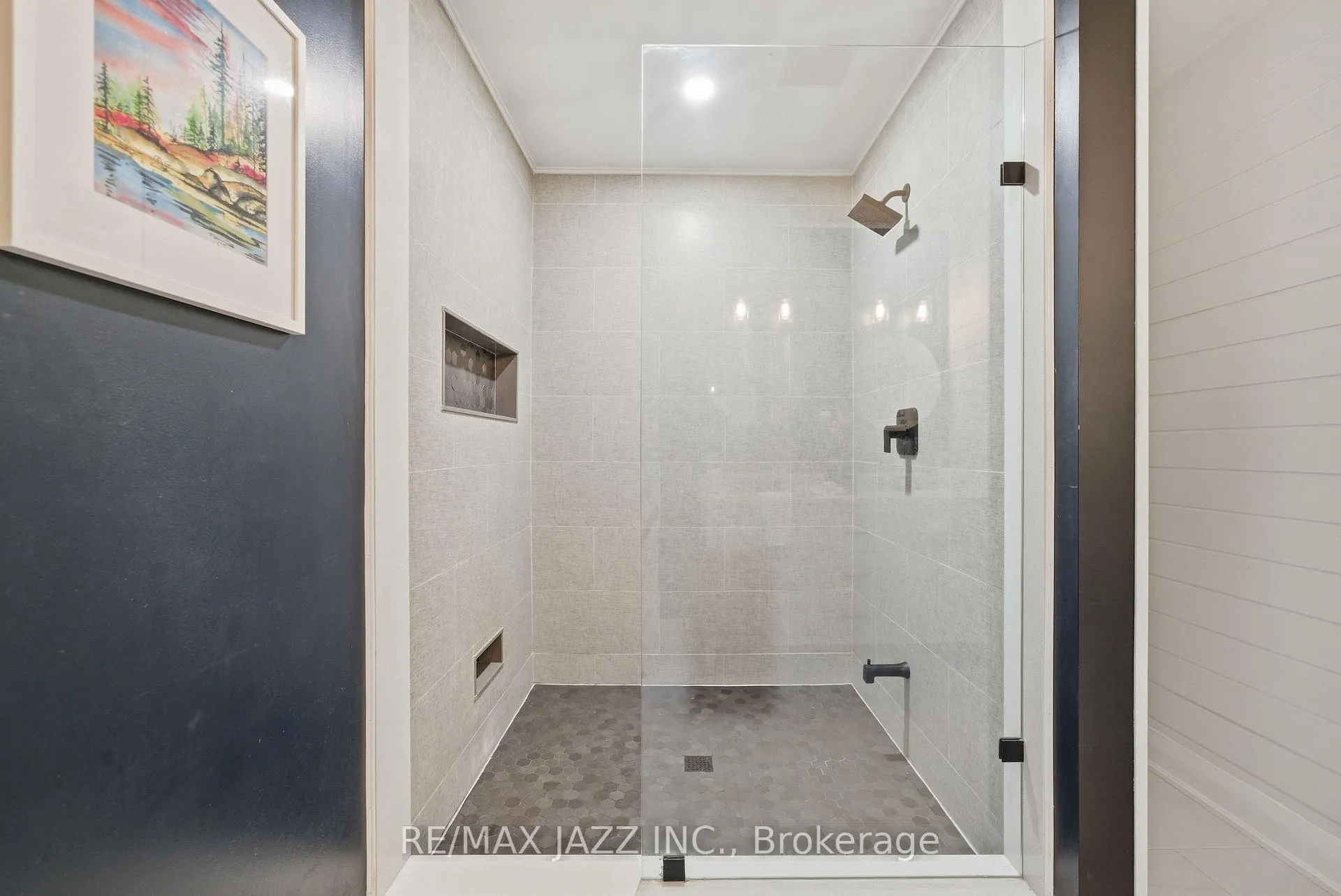 Photo 15 of 50 Hartsfield Drive, Clarington, Courtice — HOMEH