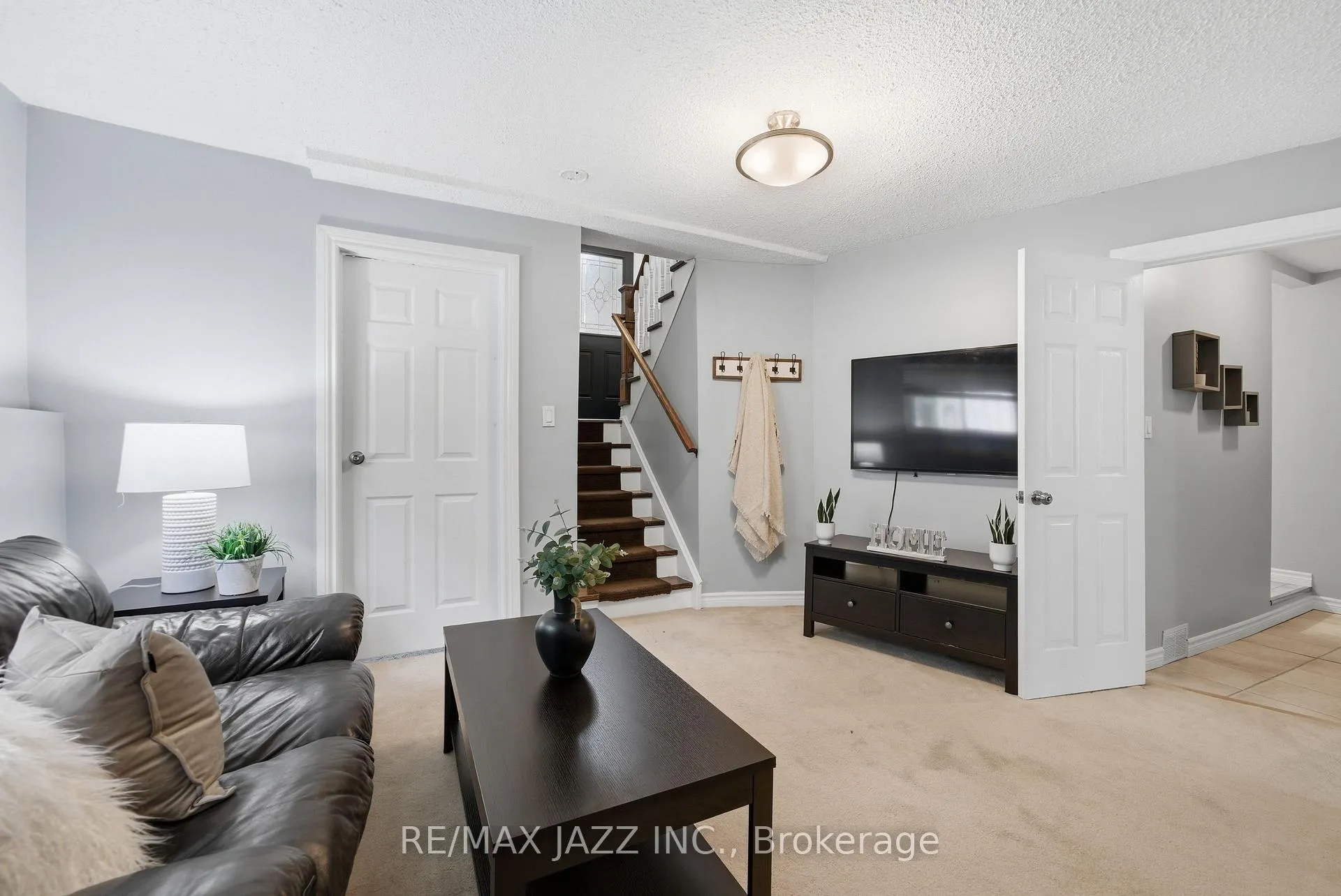 Photo 19 of 50 Hartsfield Drive, Clarington, Courtice — HOMEH
