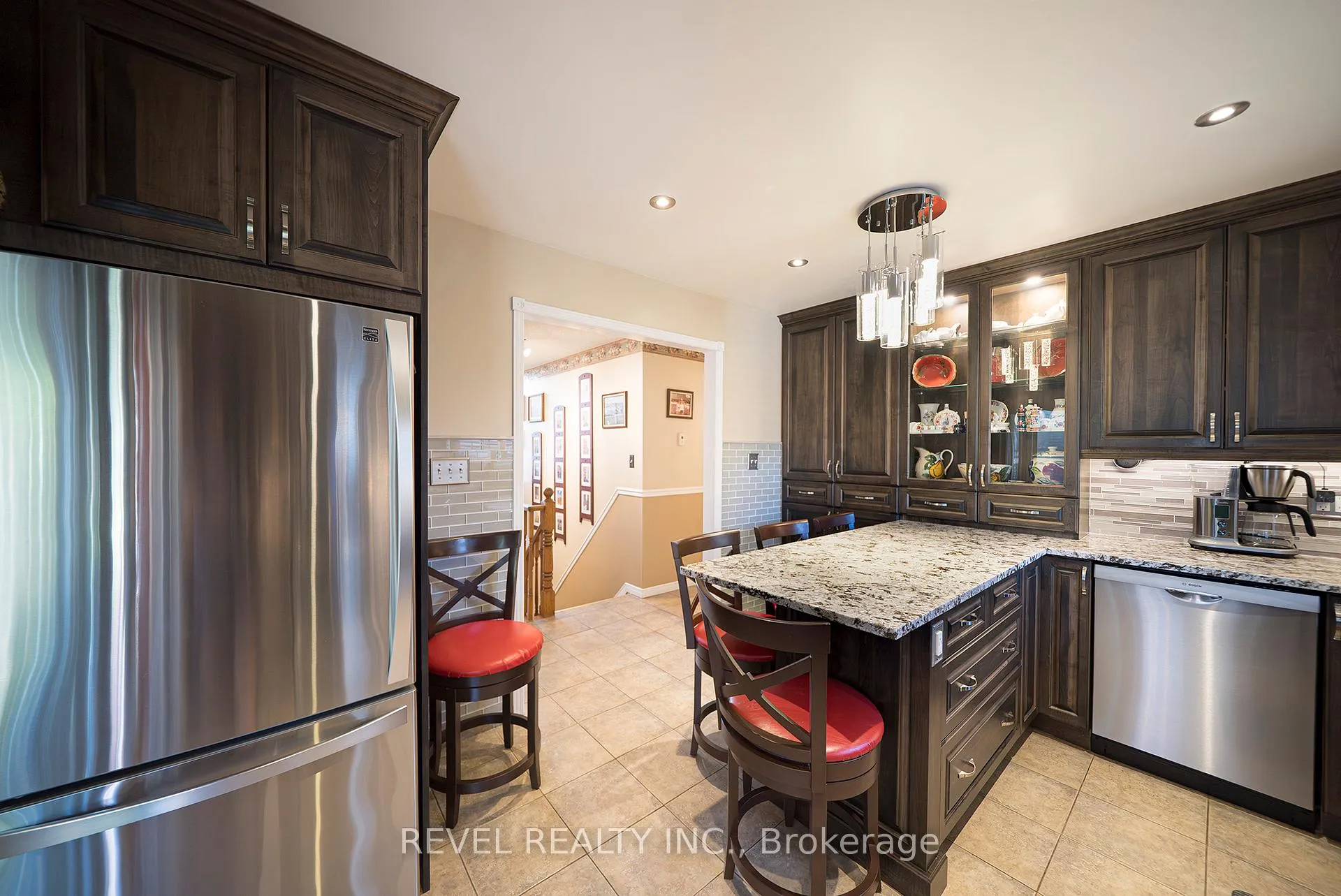 Photo 10 of 25 Maplecrest Lane, Brantford — HOMEH