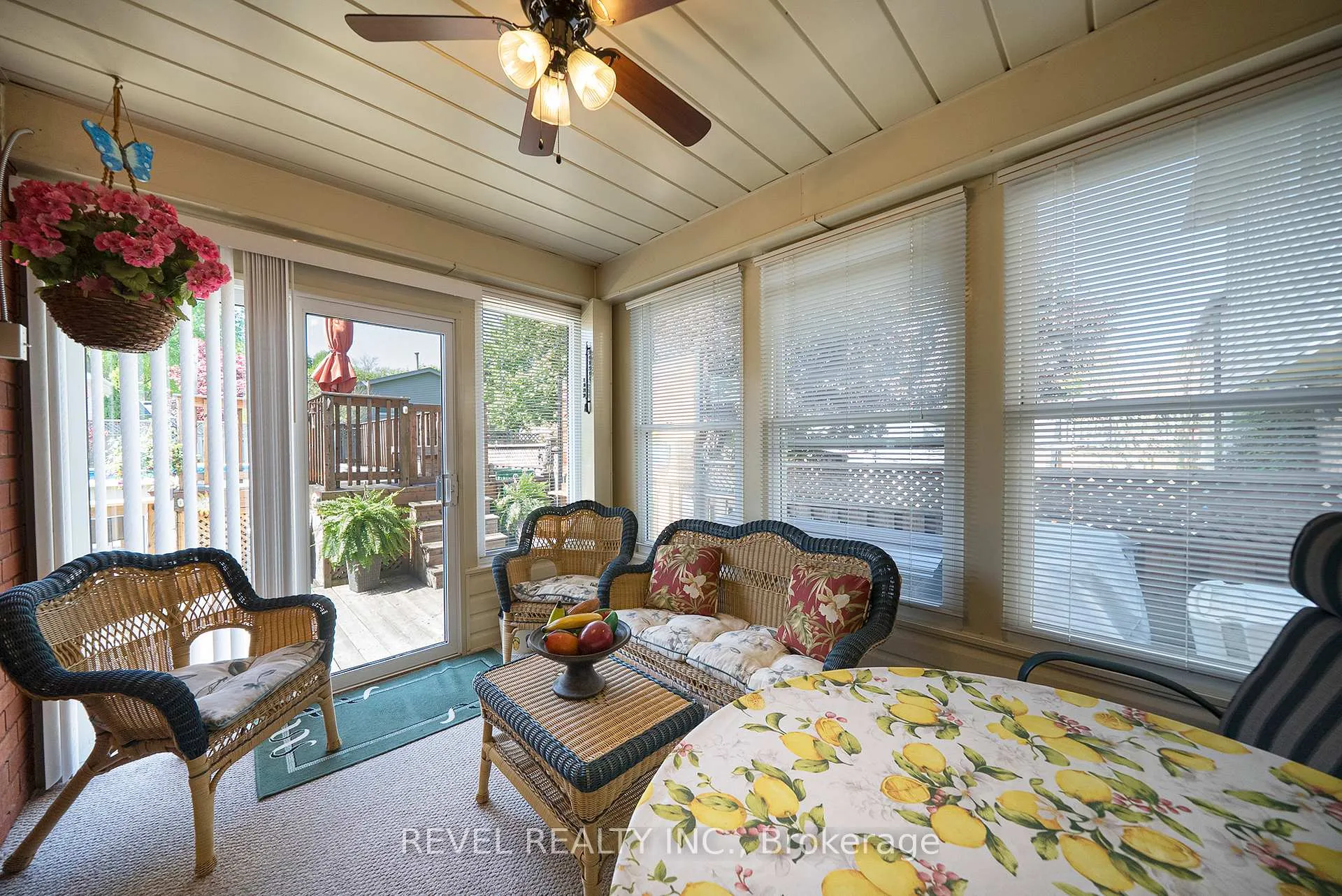 Photo 12 of 25 Maplecrest Lane, Brantford — HOMEH