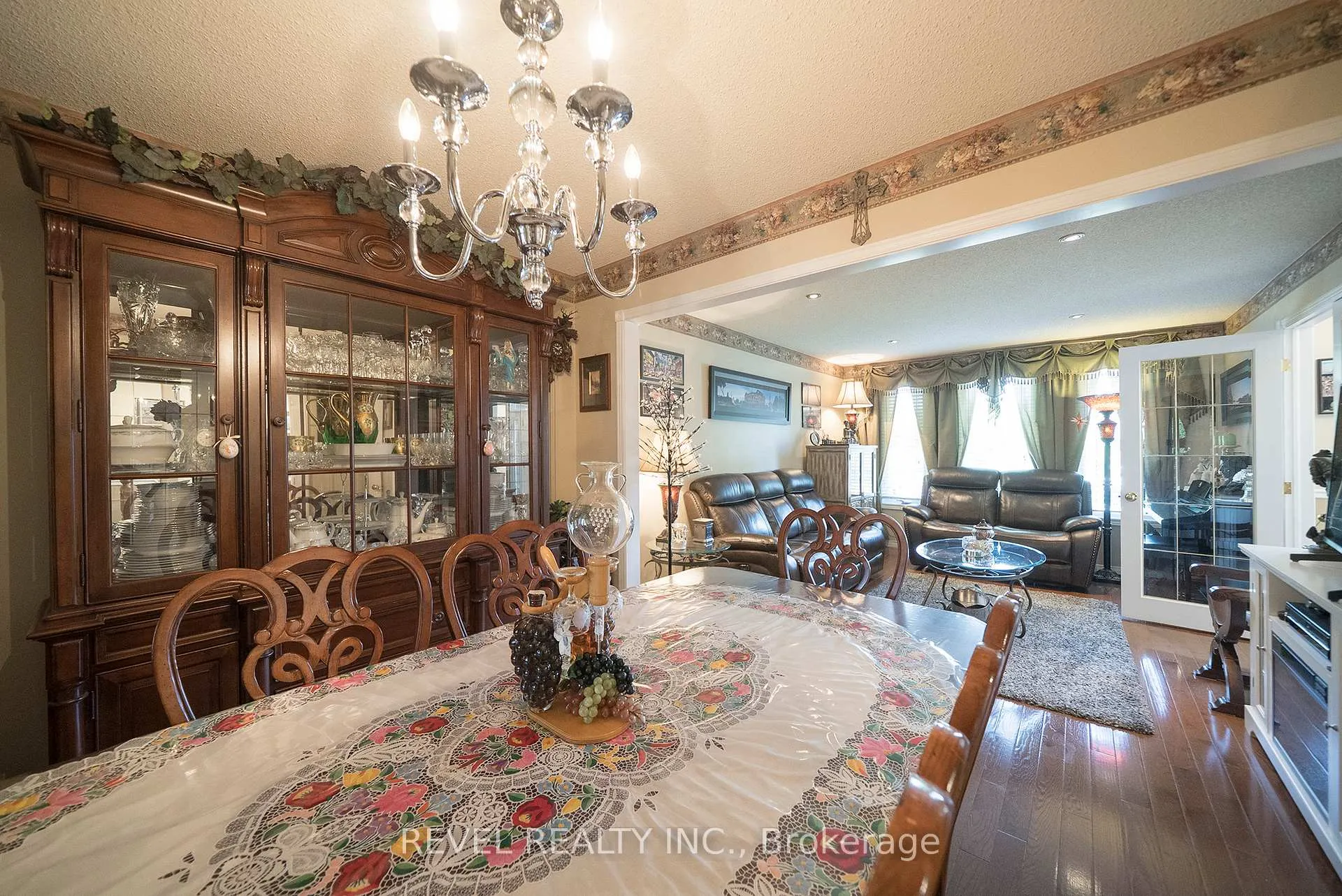 Photo 14 of 25 Maplecrest Lane, Brantford — HOMEH