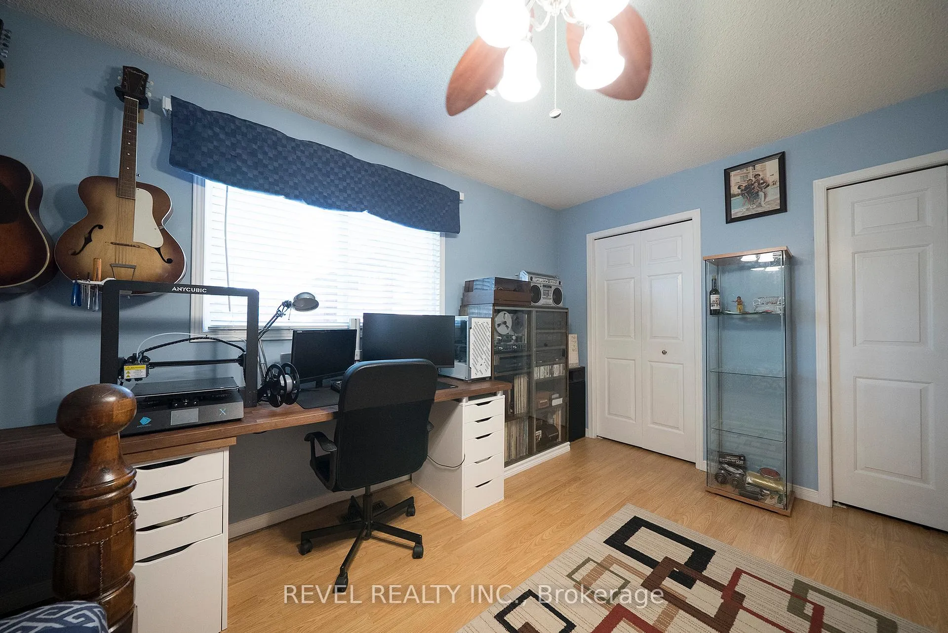 Photo 19 of 25 Maplecrest Lane, Brantford — HOMEH
