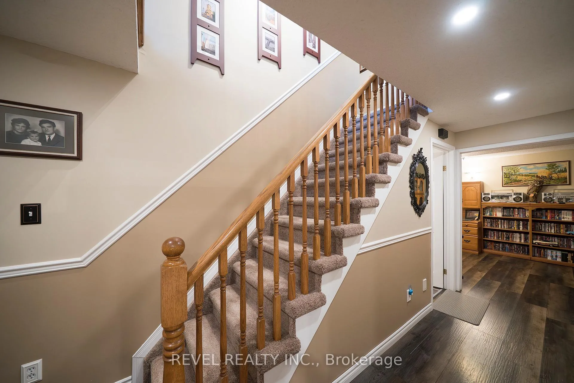 Photo 22 of 25 Maplecrest Lane, Brantford — HOMEH