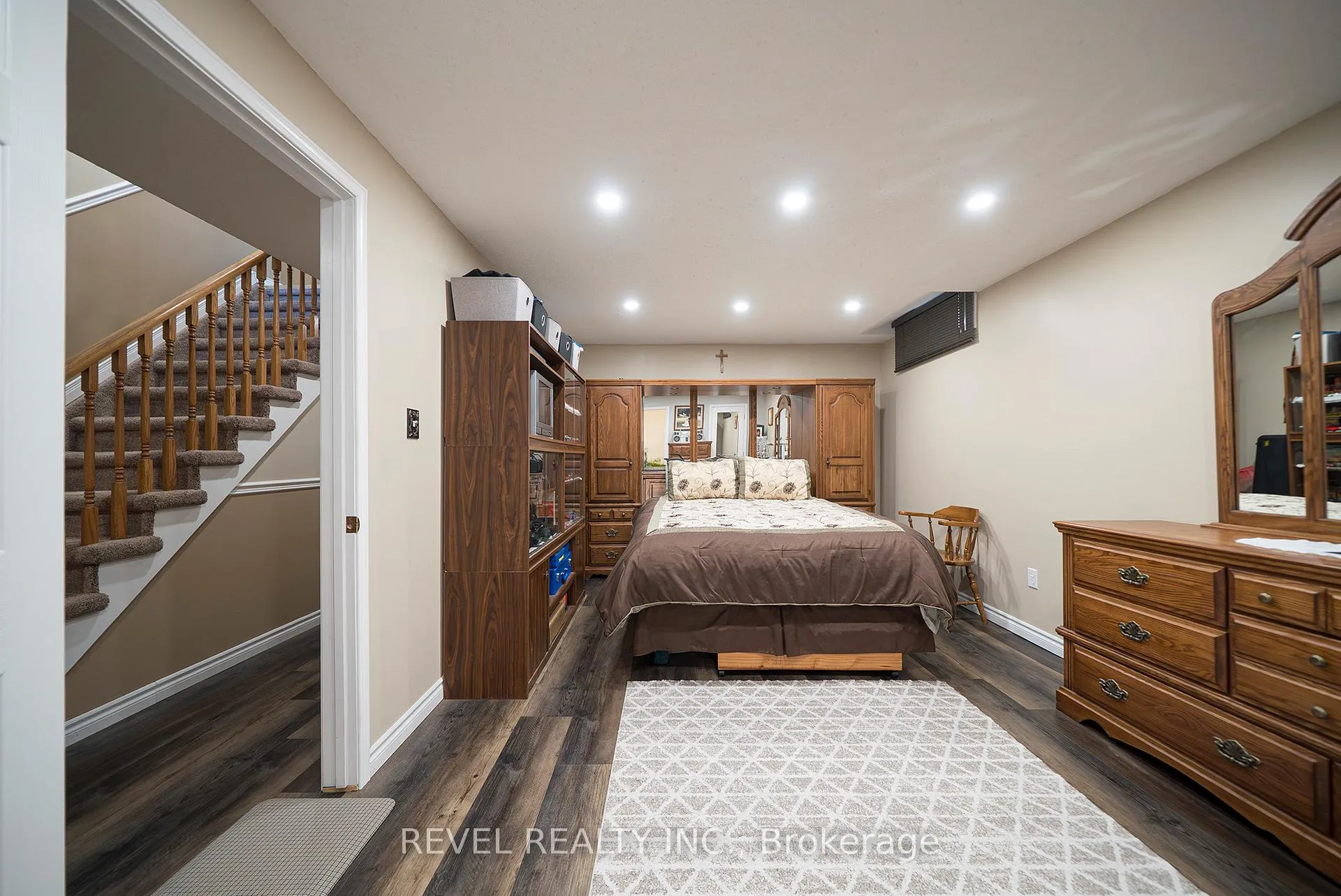 Photo 26 of 25 Maplecrest Lane, Brantford — HOMEH