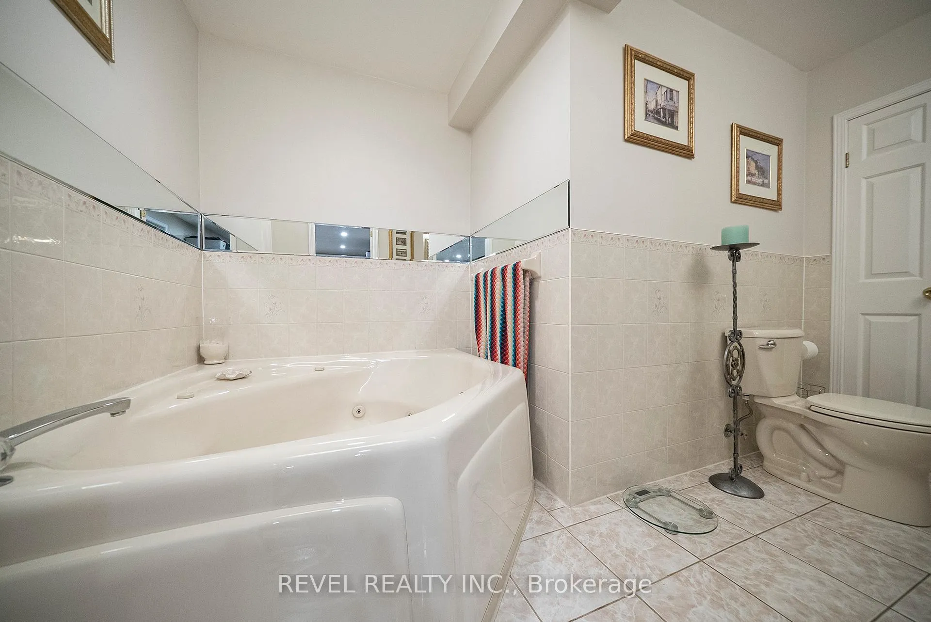 Photo 28 of 25 Maplecrest Lane, Brantford — HOMEH