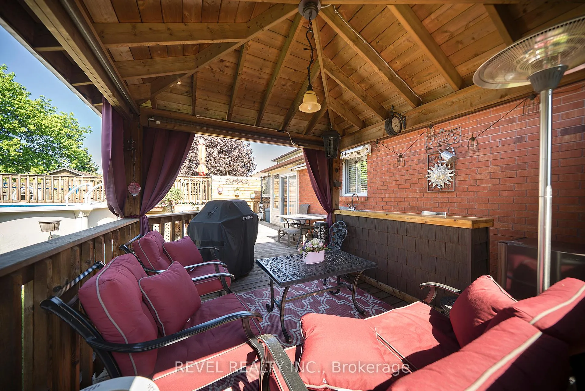 Photo 33 of 25 Maplecrest Lane, Brantford — HOMEH