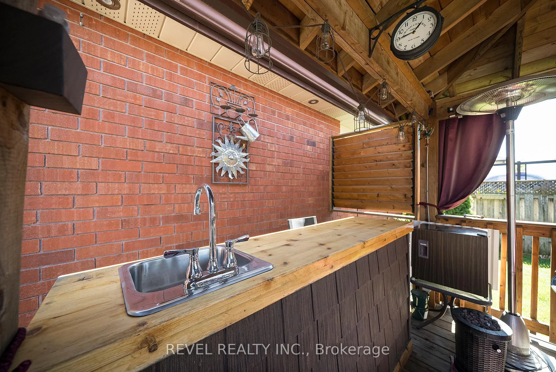 Photo 37 of 25 Maplecrest Lane, Brantford — HOMEH