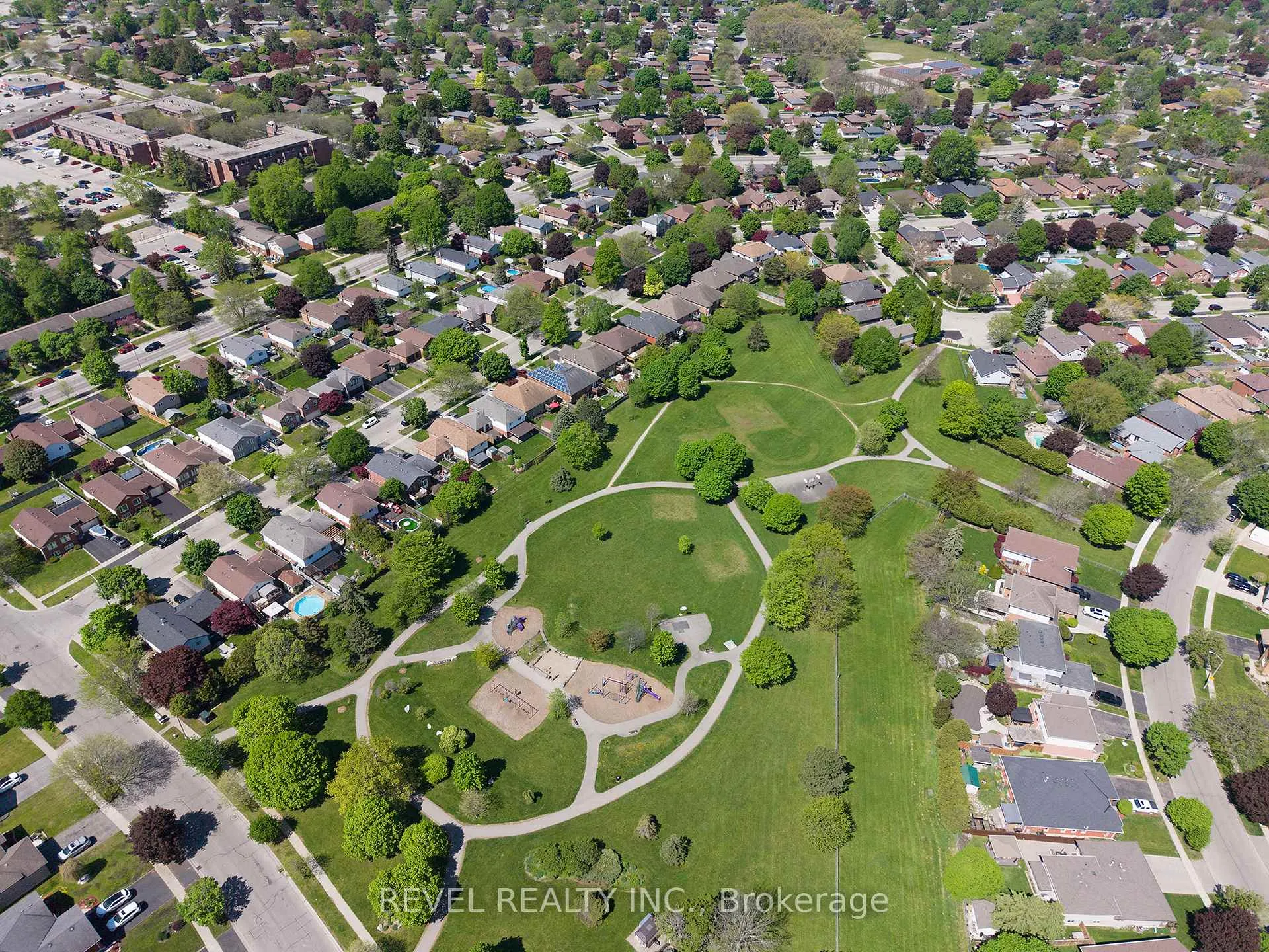 Photo 39 of 25 Maplecrest Lane, Brantford — HOMEH