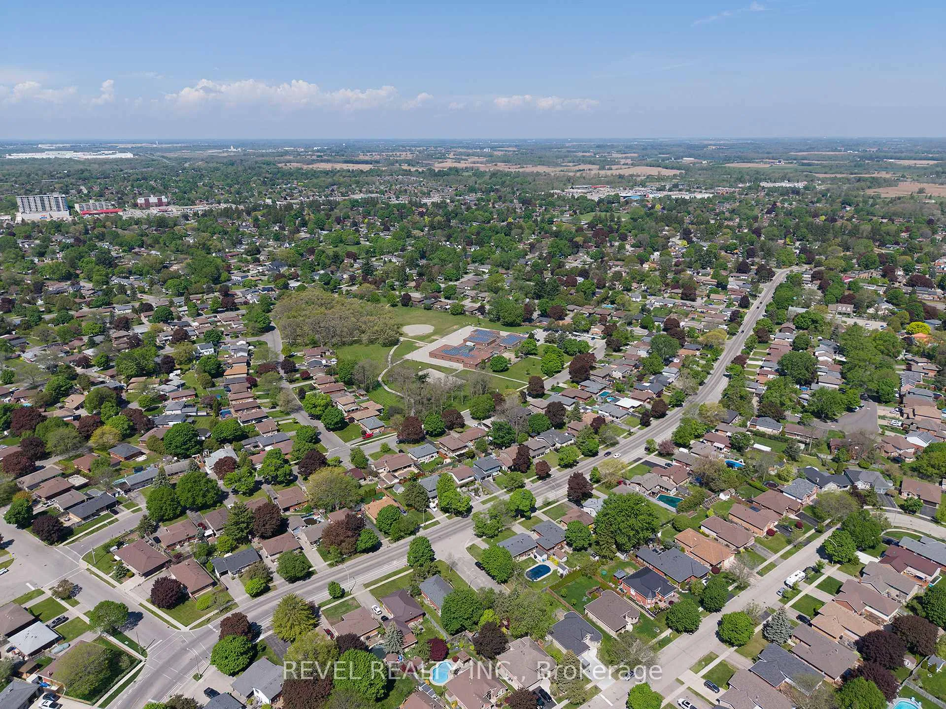 Photo 40 of 25 Maplecrest Lane, Brantford — HOMEH
