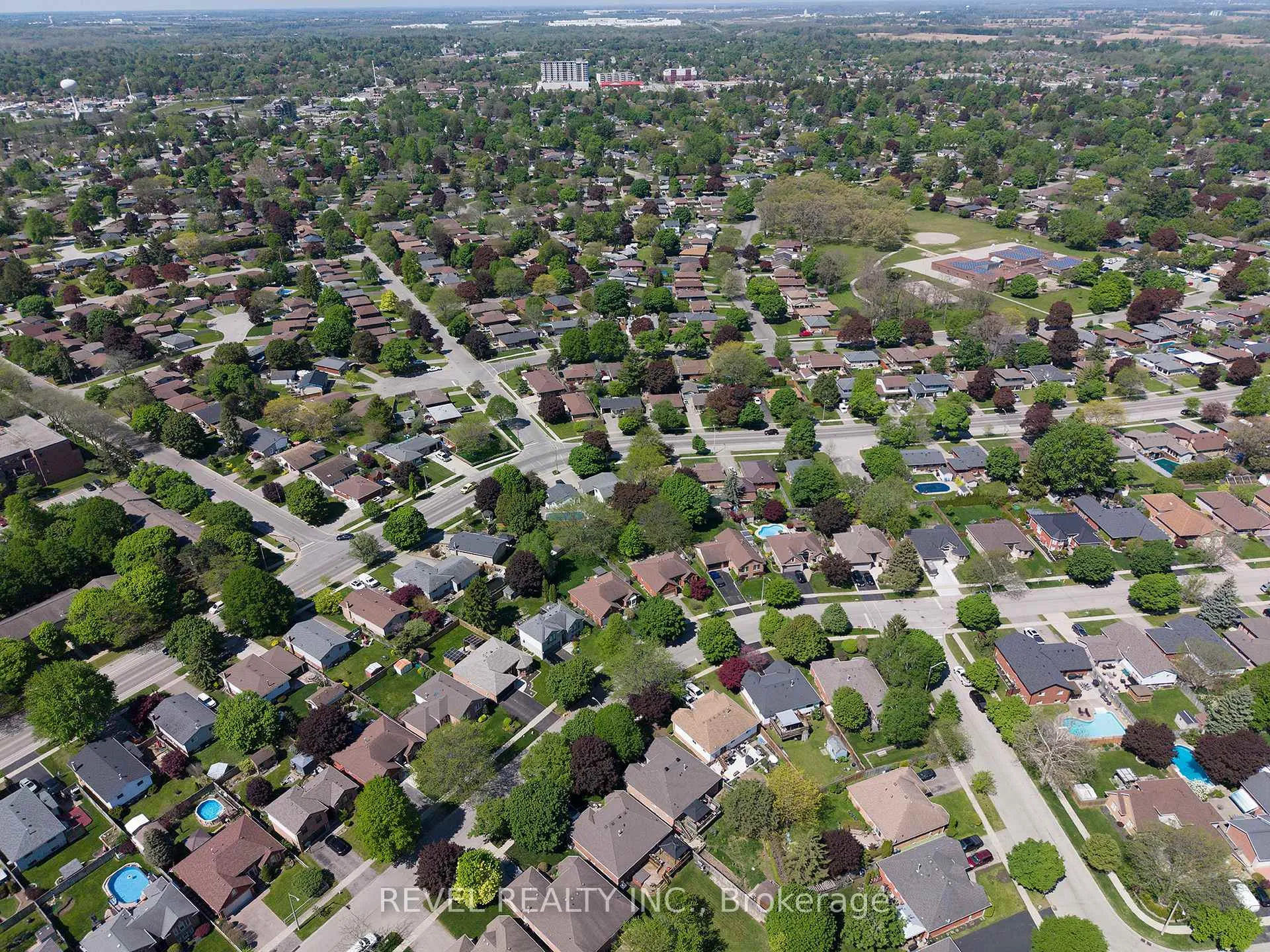 Photo 43 of 25 Maplecrest Lane, Brantford — HOMEH