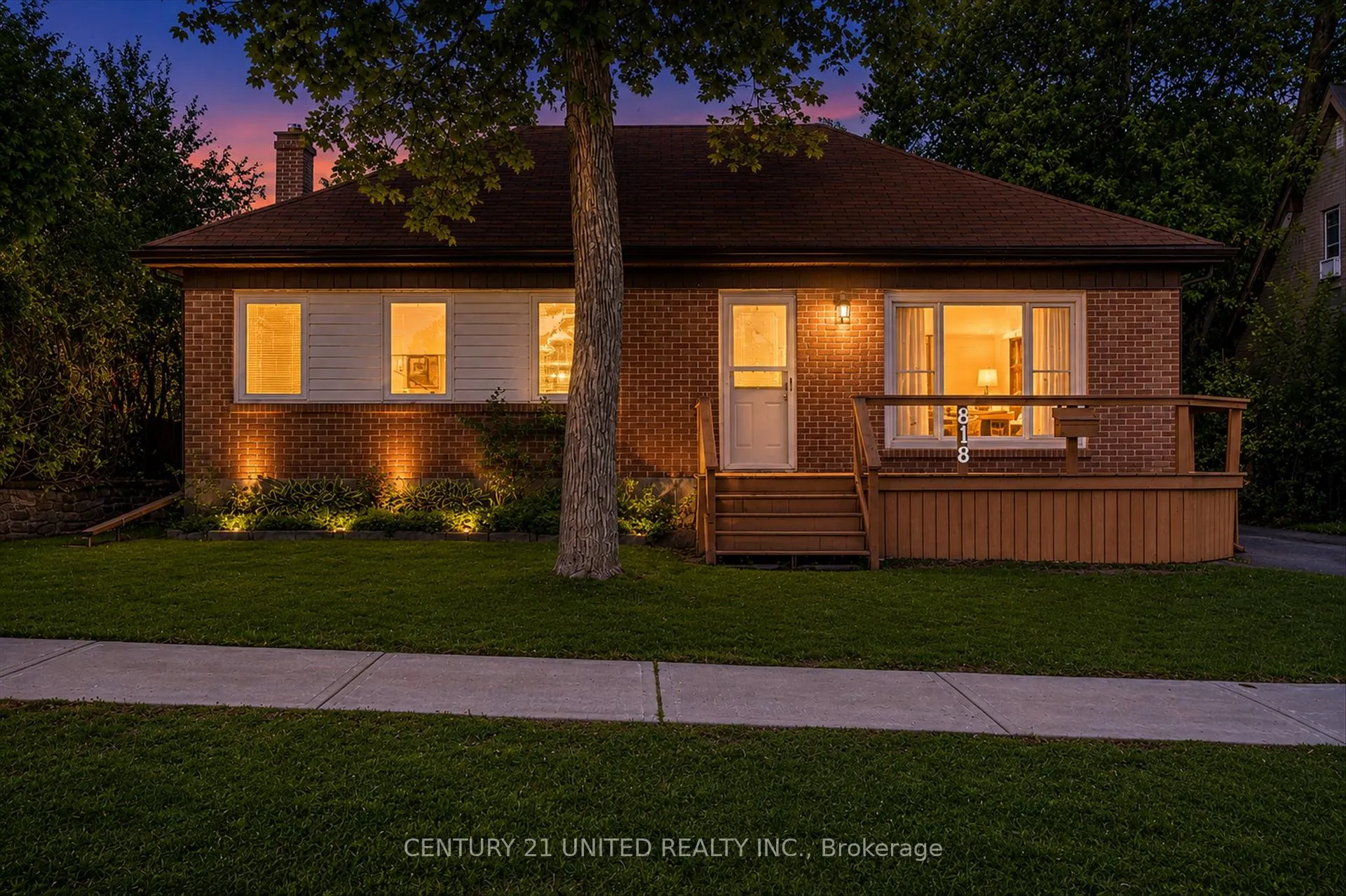 Photo 1 of 818 Rishor Crescent, Peterborough, Northcrest Ward 5 — HOMEH