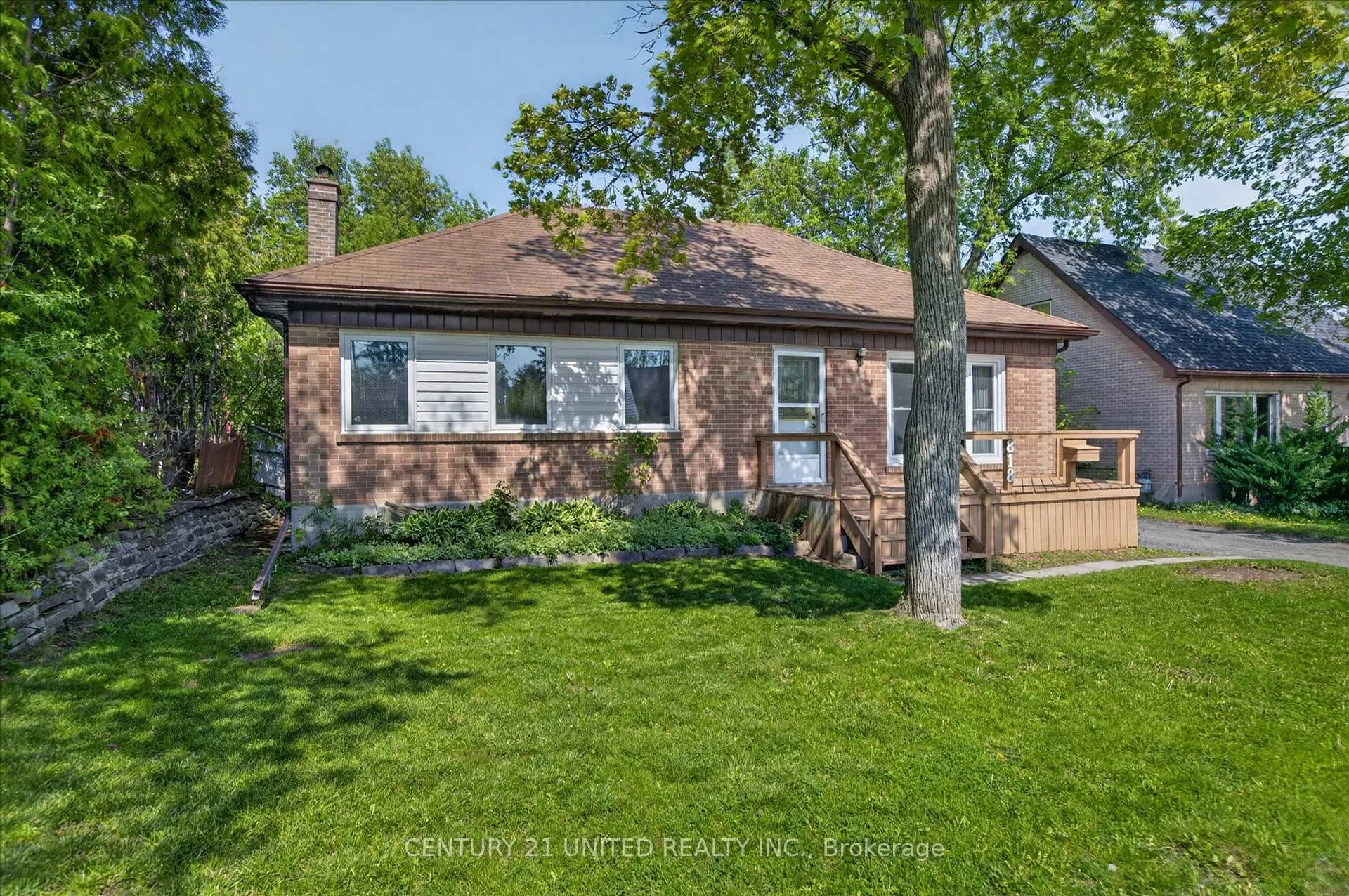 Photo 4 of 818 Rishor Crescent, Peterborough, Northcrest Ward 5 — HOMEH