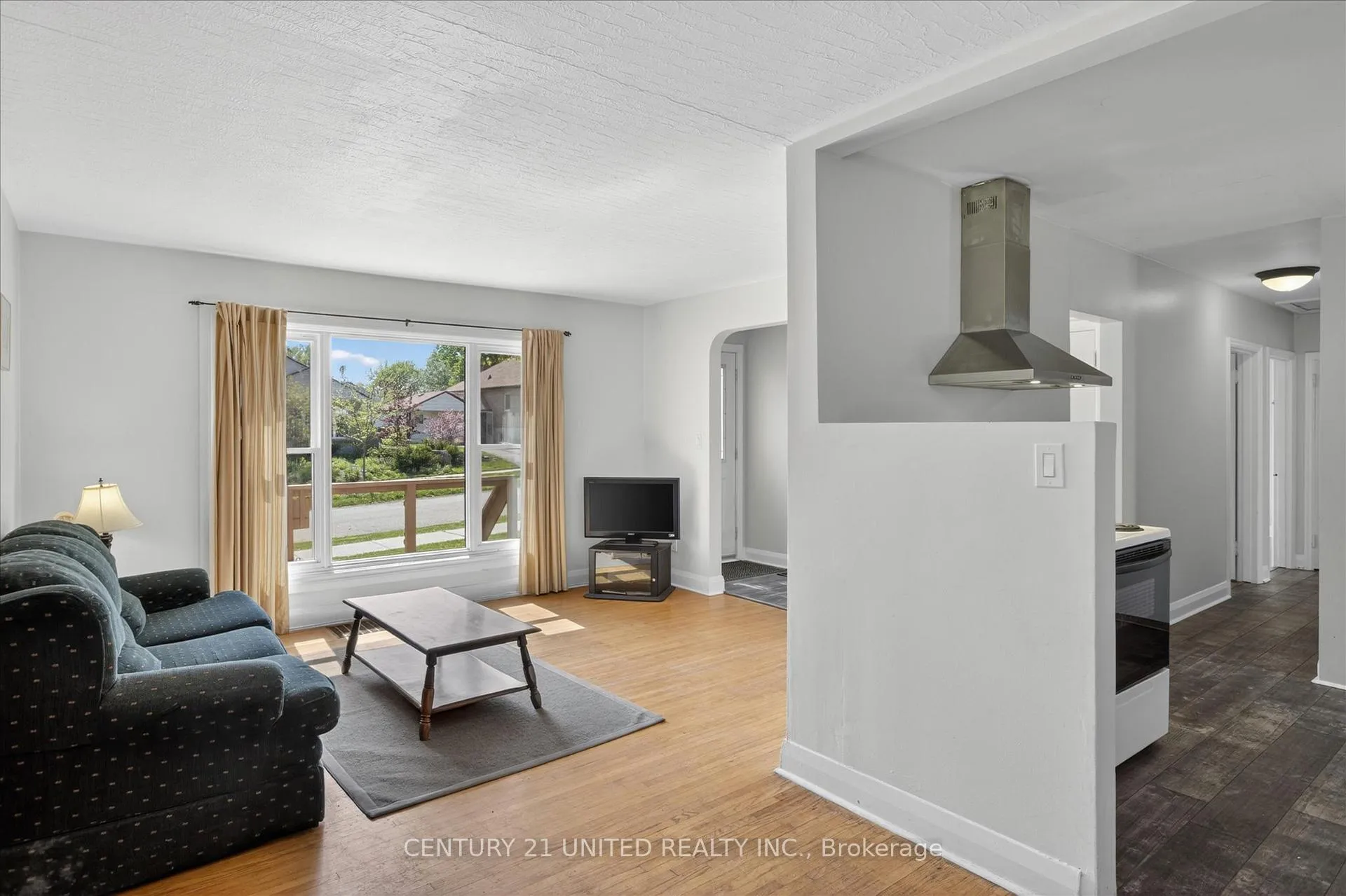 Photo 14 of 818 Rishor Crescent, Peterborough, Northcrest Ward 5 — HOMEH