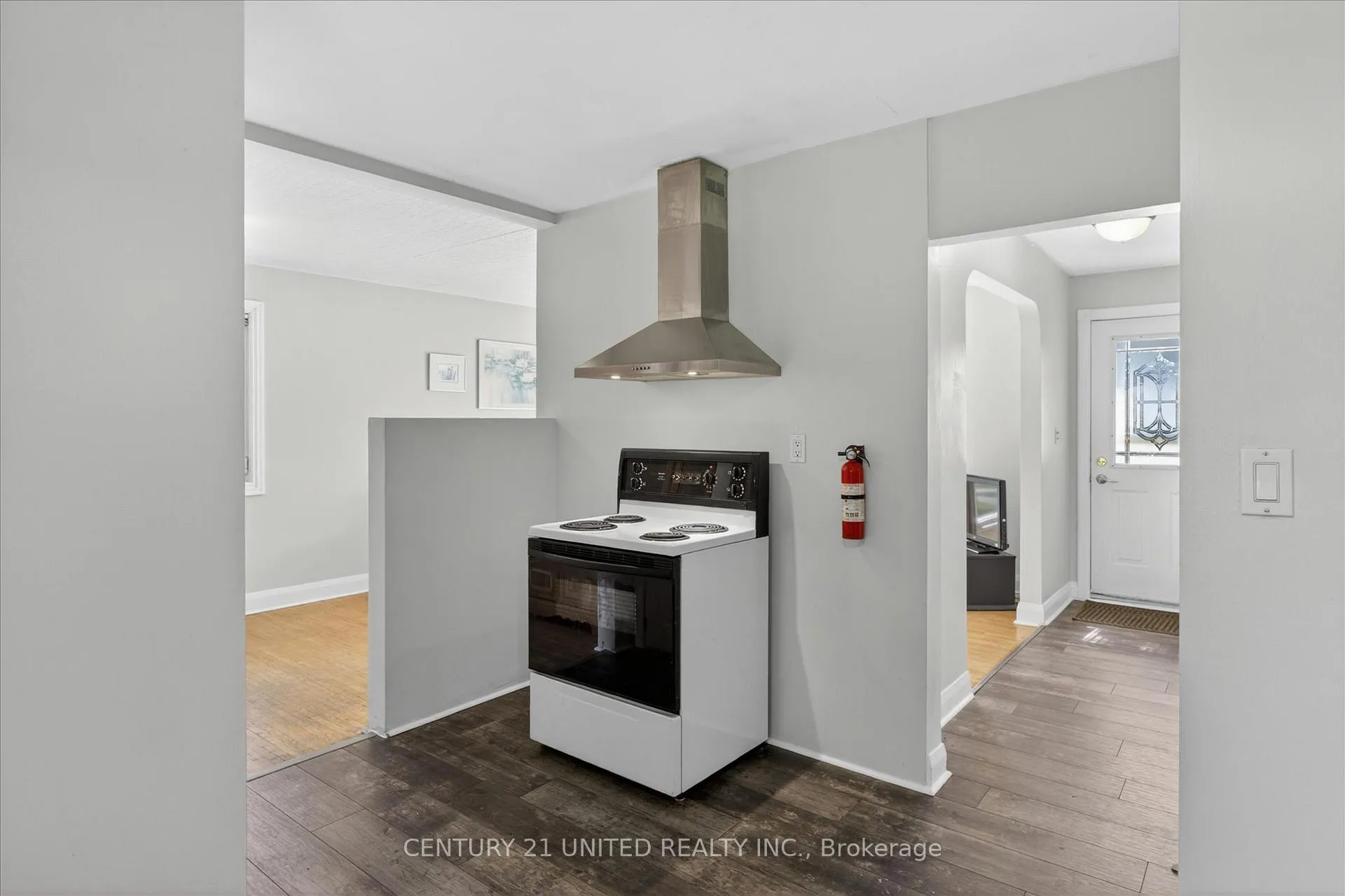 Photo 18 of 818 Rishor Crescent, Peterborough, Northcrest Ward 5 — HOMEH