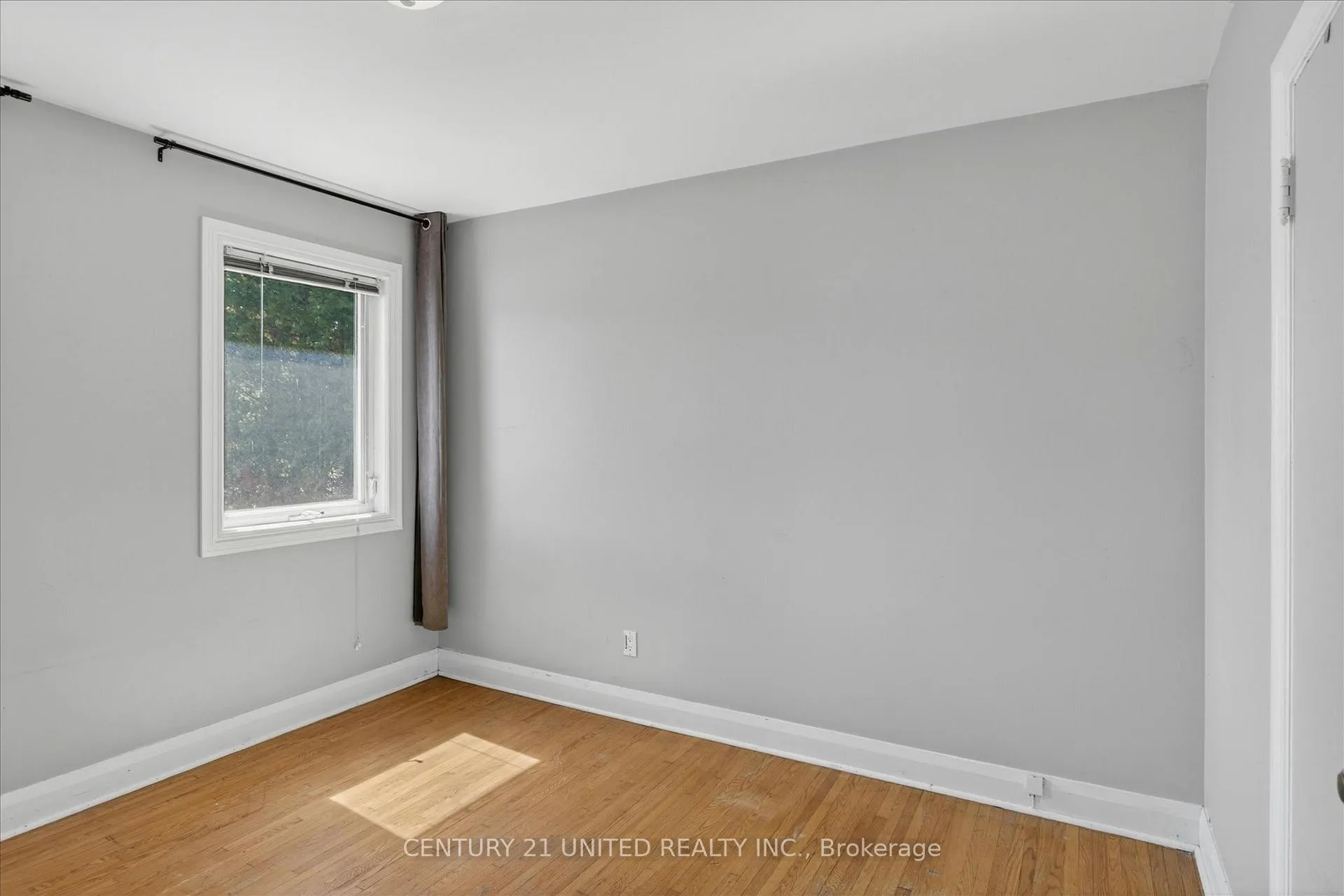 Photo 22 of 818 Rishor Crescent, Peterborough, Northcrest Ward 5 — HOMEH