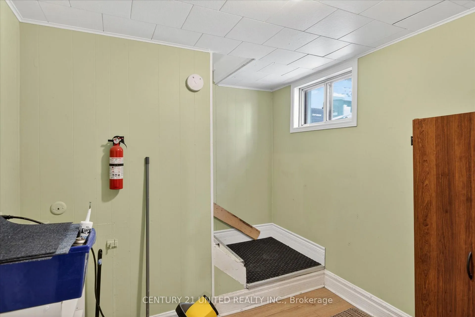 Photo 29 of 818 Rishor Crescent, Peterborough, Northcrest Ward 5 — HOMEH