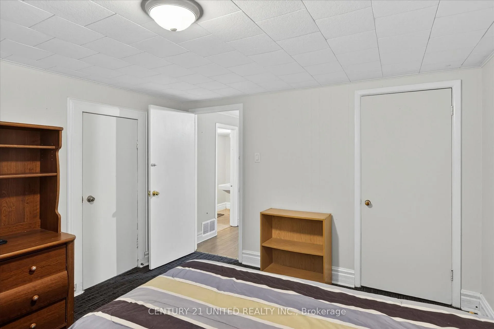 Photo 35 of 818 Rishor Crescent, Peterborough, Northcrest Ward 5 — HOMEH