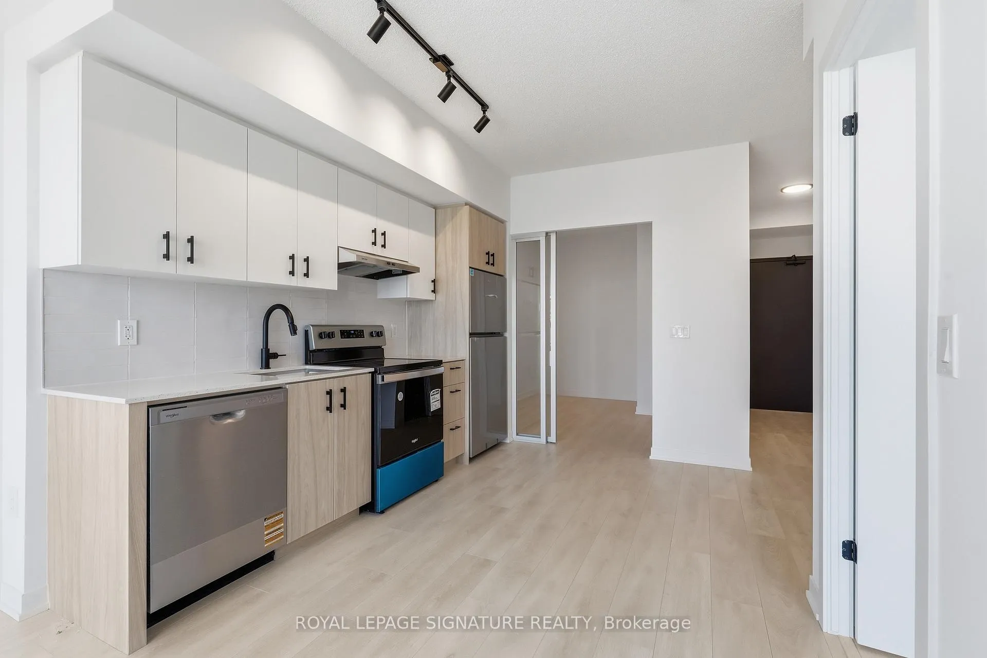 Photo 7 of Unit 415, 4853 Thomas Alton Boulevard, Burlington, Alton — HOMEH