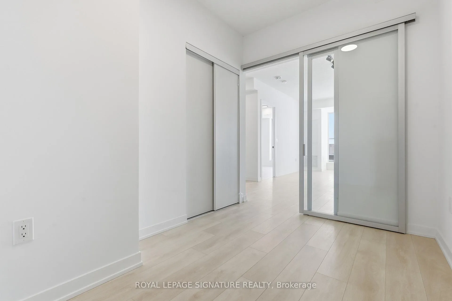 Photo 8 of Unit 415, 4853 Thomas Alton Boulevard, Burlington, Alton — HOMEH